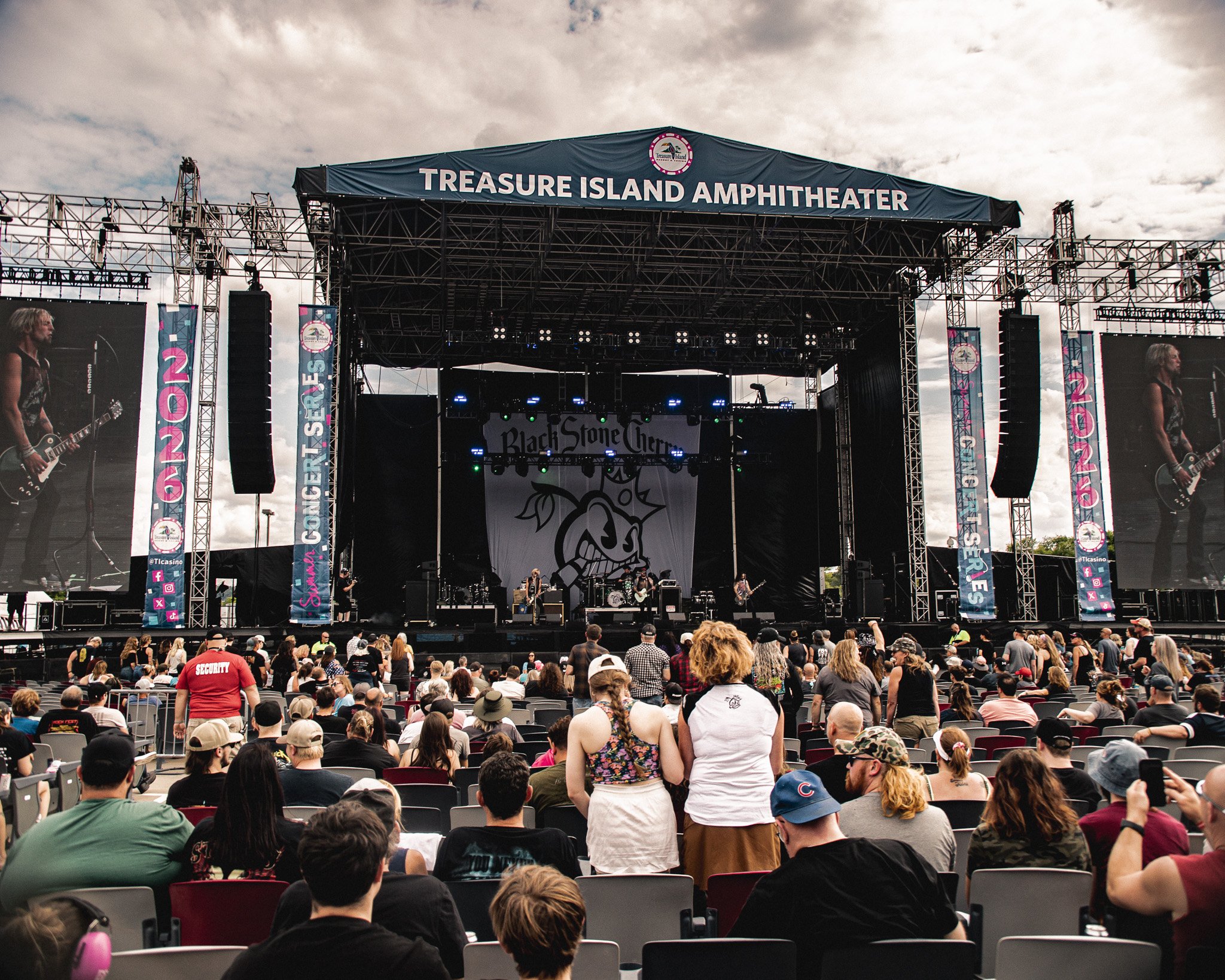 Rockin’ The Island at Treasure Island Ampitheater Was Full of Energy!