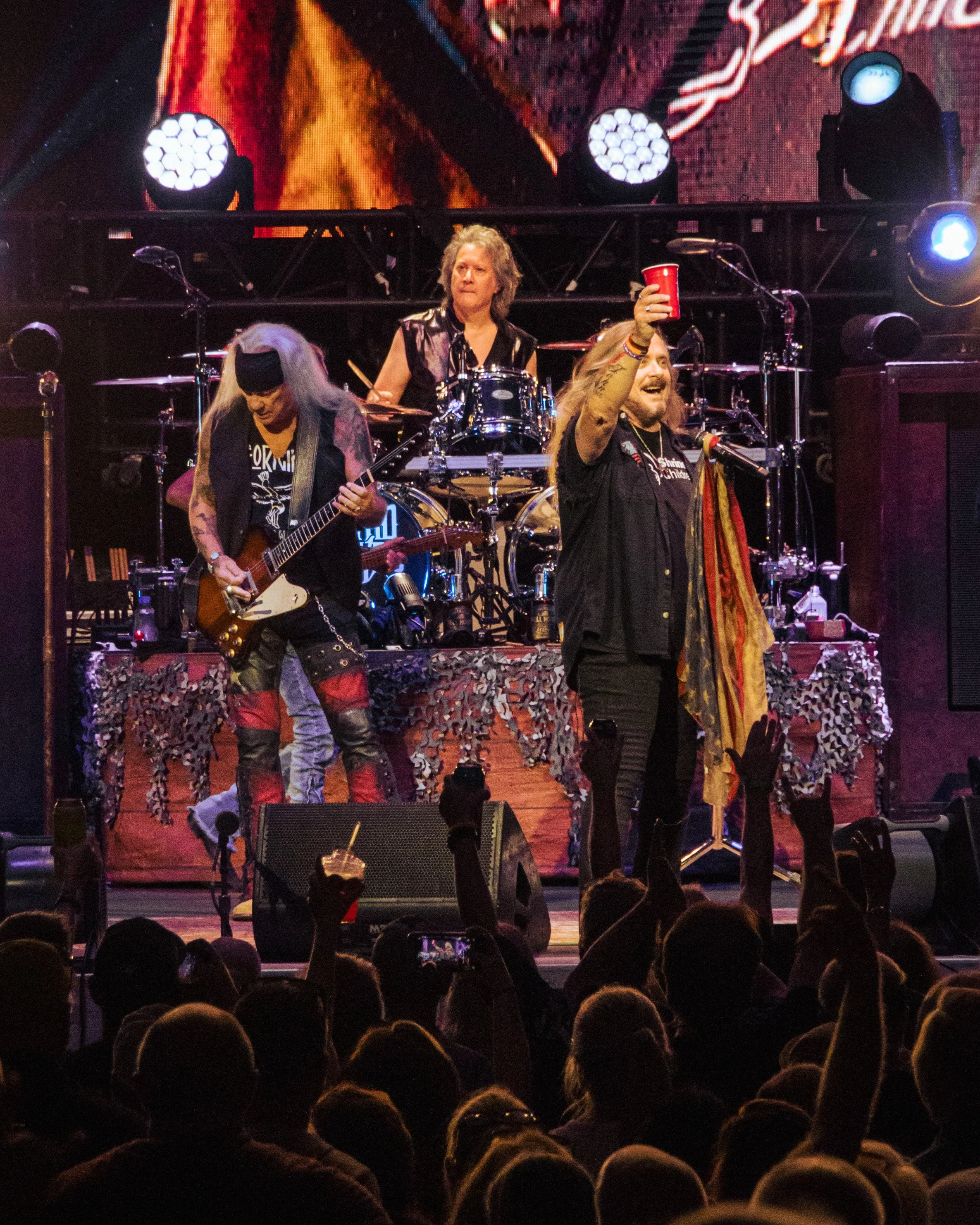 LYNYRDSKYNYRD-MYSTICLAKEAMPITHEATER-8--26-ASHBROWNPHOTO-03.jpg