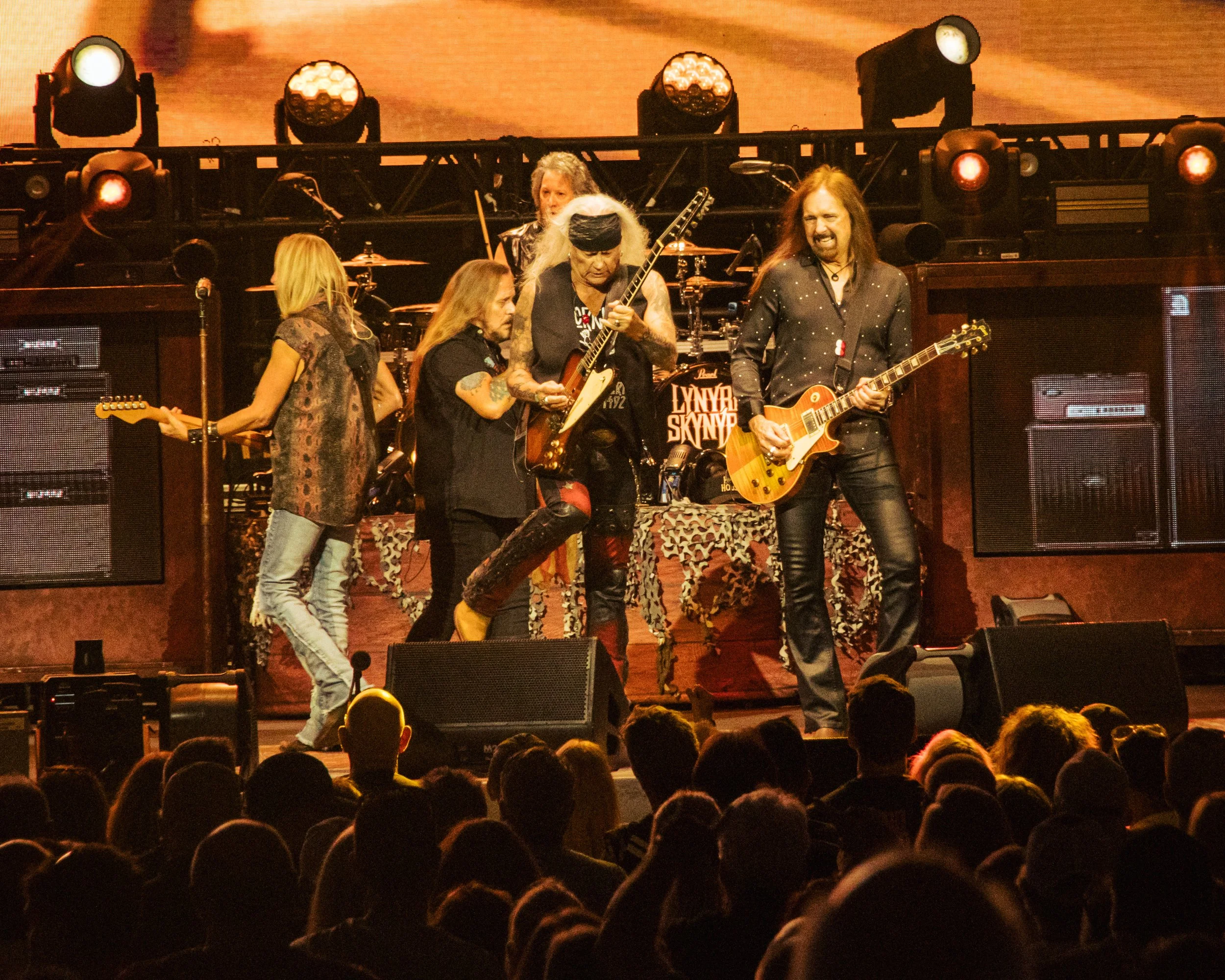 LYNYRDSKYNYRD-MYSTICLAKEAMPITHEATER-8--26-ASHBROWNPHOTO-07.jpg