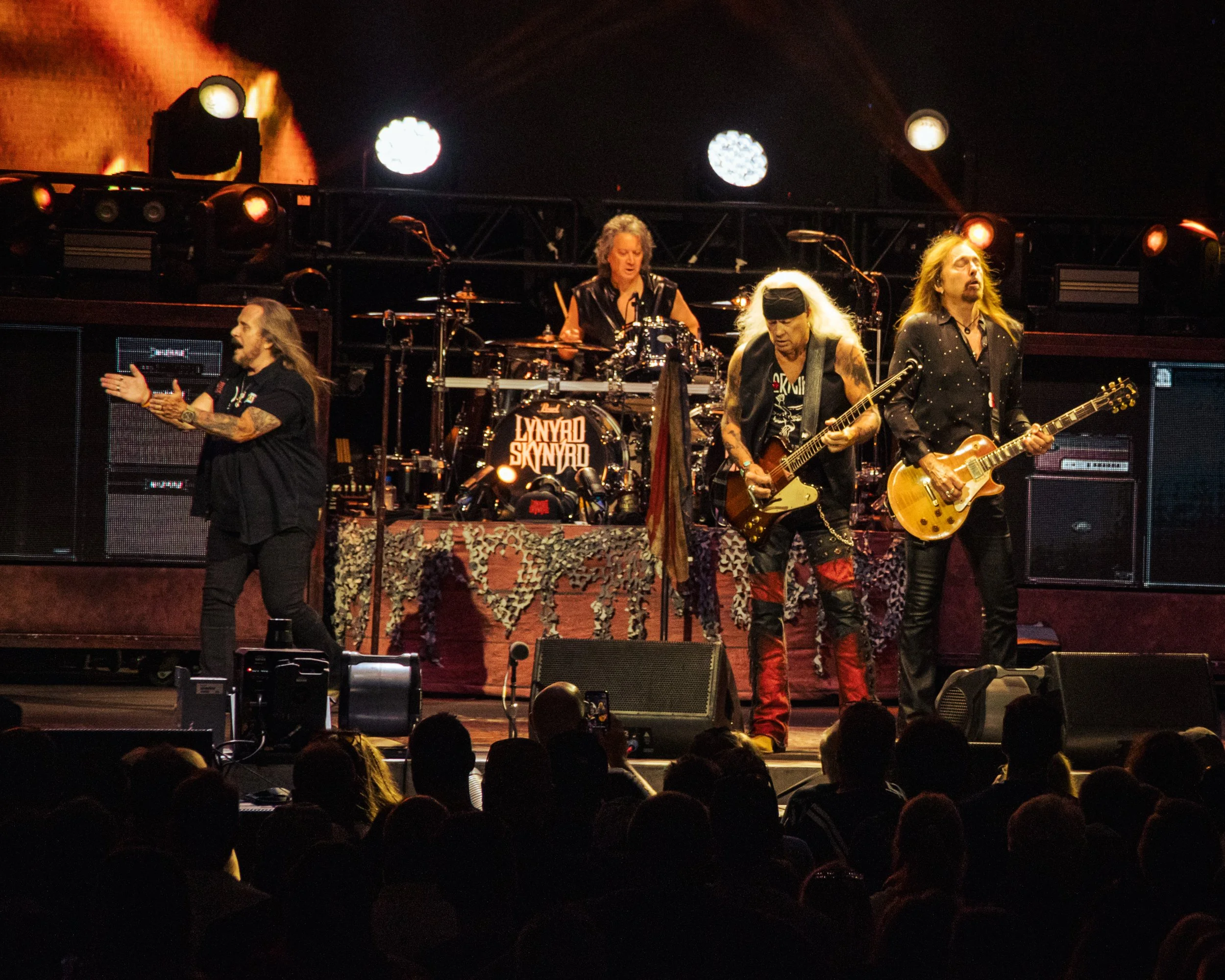 LYNYRDSKYNYRD-MYSTICLAKEAMPITHEATER-8--26-ASHBROWNPHOTO-08.jpg