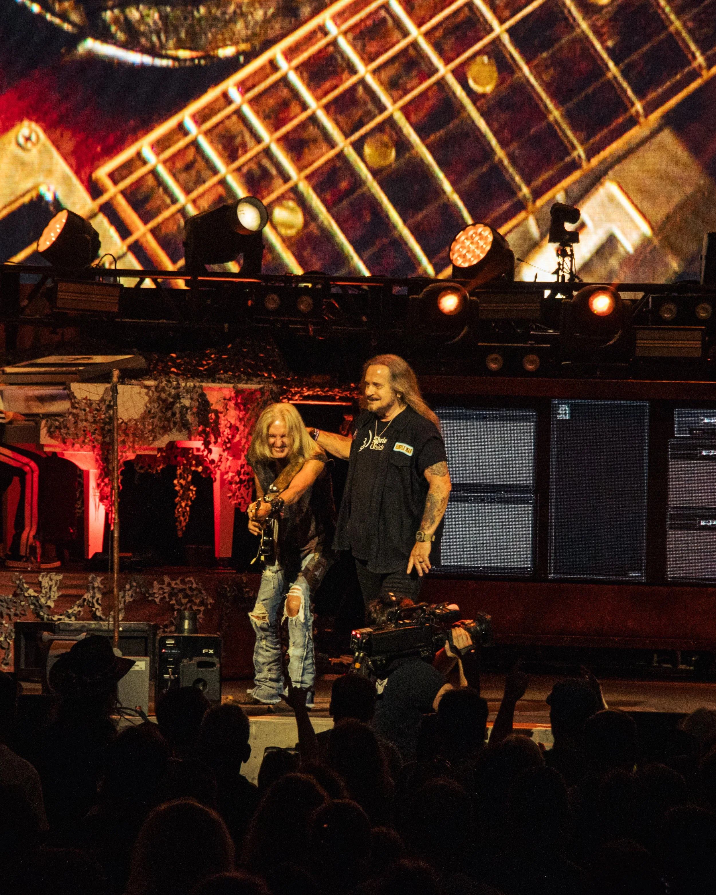 LYNYRDSKYNYRD-MYSTICLAKEAMPITHEATER-8--26-ASHBROWNPHOTO-09.jpg