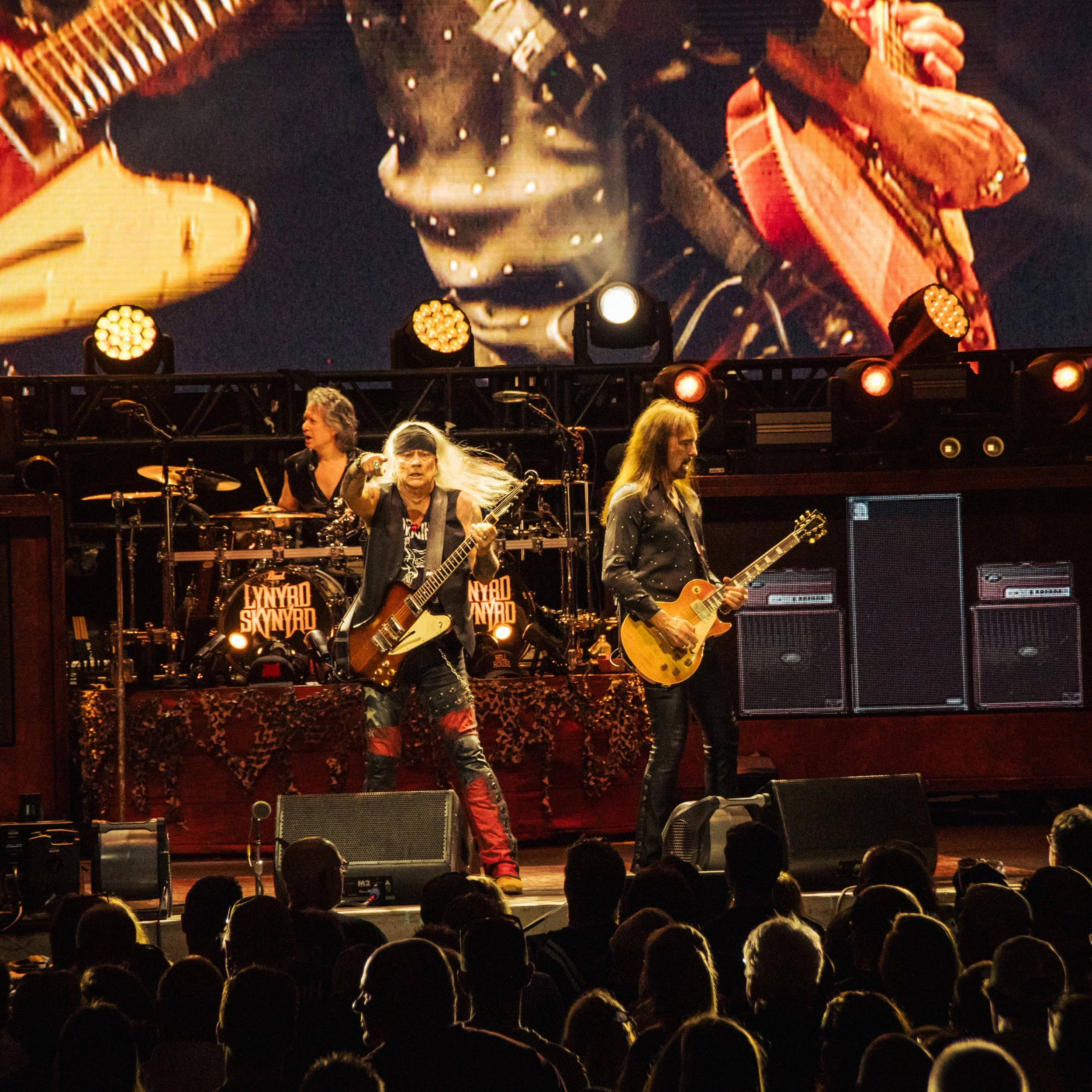 LYNYRDSKYNYRD-MYSTICLAKEAMPITHEATER-8--26-ASHBROWNPHOTO-10.jpg