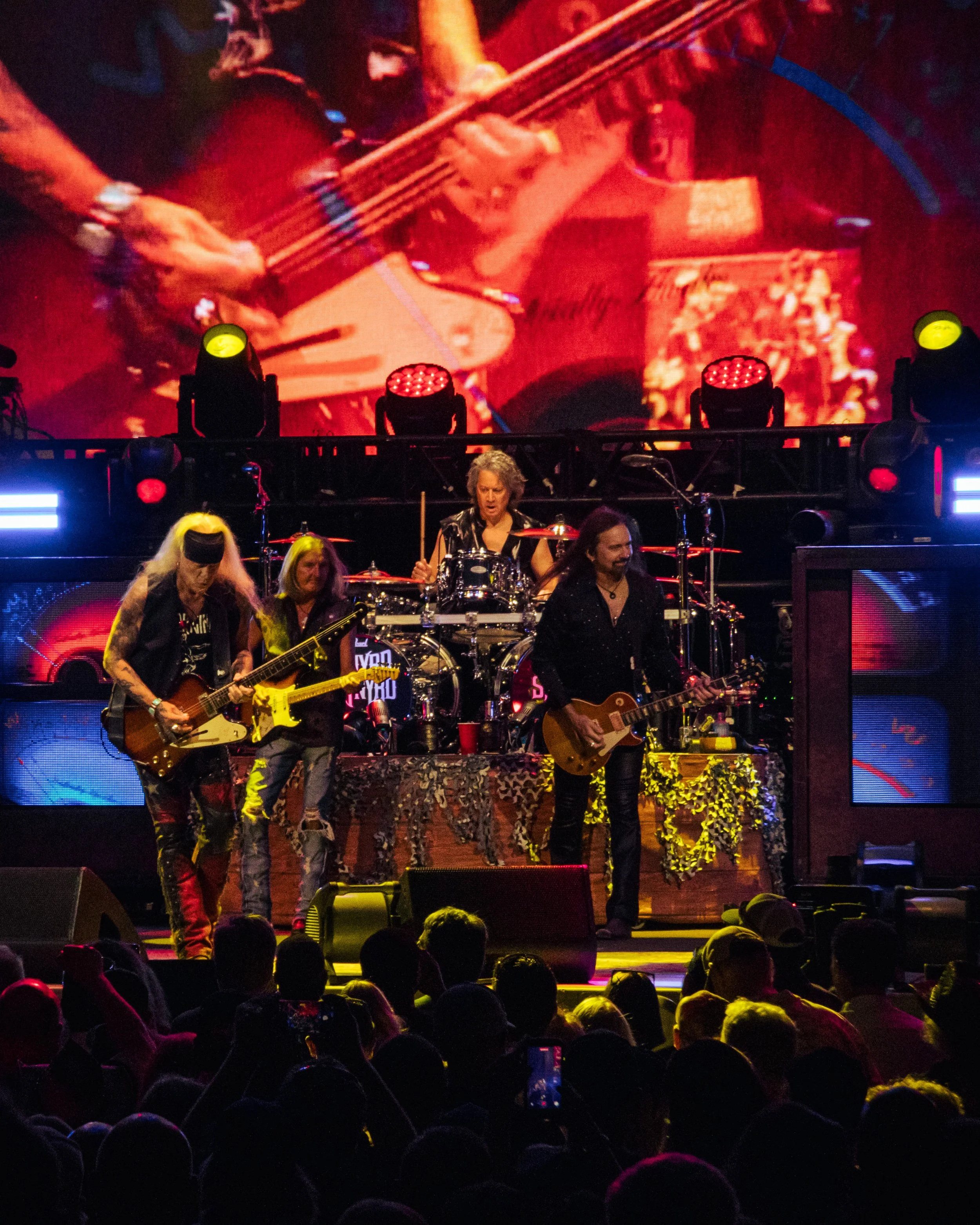 LYNYRDSKYNYRD-MYSTICLAKEAMPITHEATER-8--26-ASHBROWNPHOTO-14.jpg