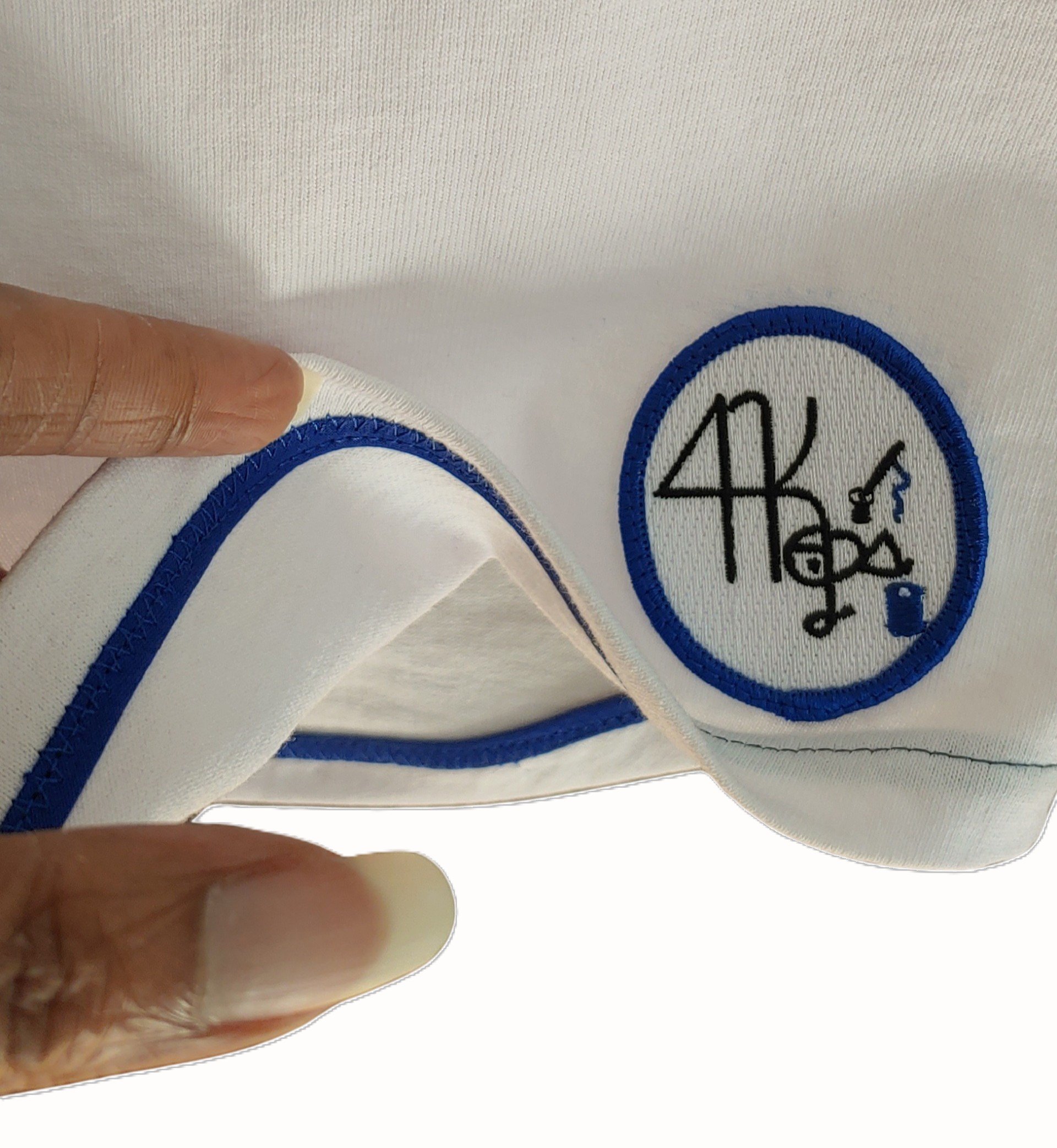 Self-Made Signature T-Shirt Interior Hem with 4Keyps Logo Clean Version White.jpg