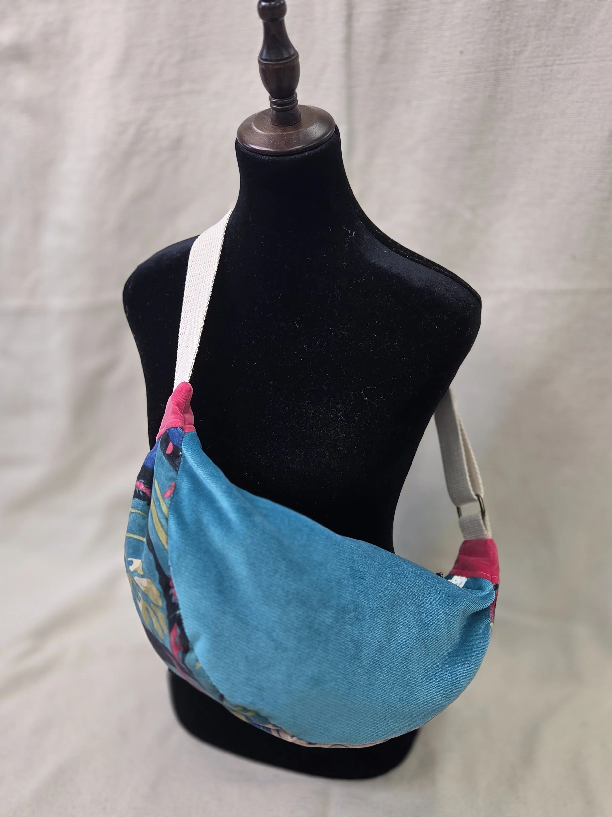 B&B Sling Bag (large) - Laguna