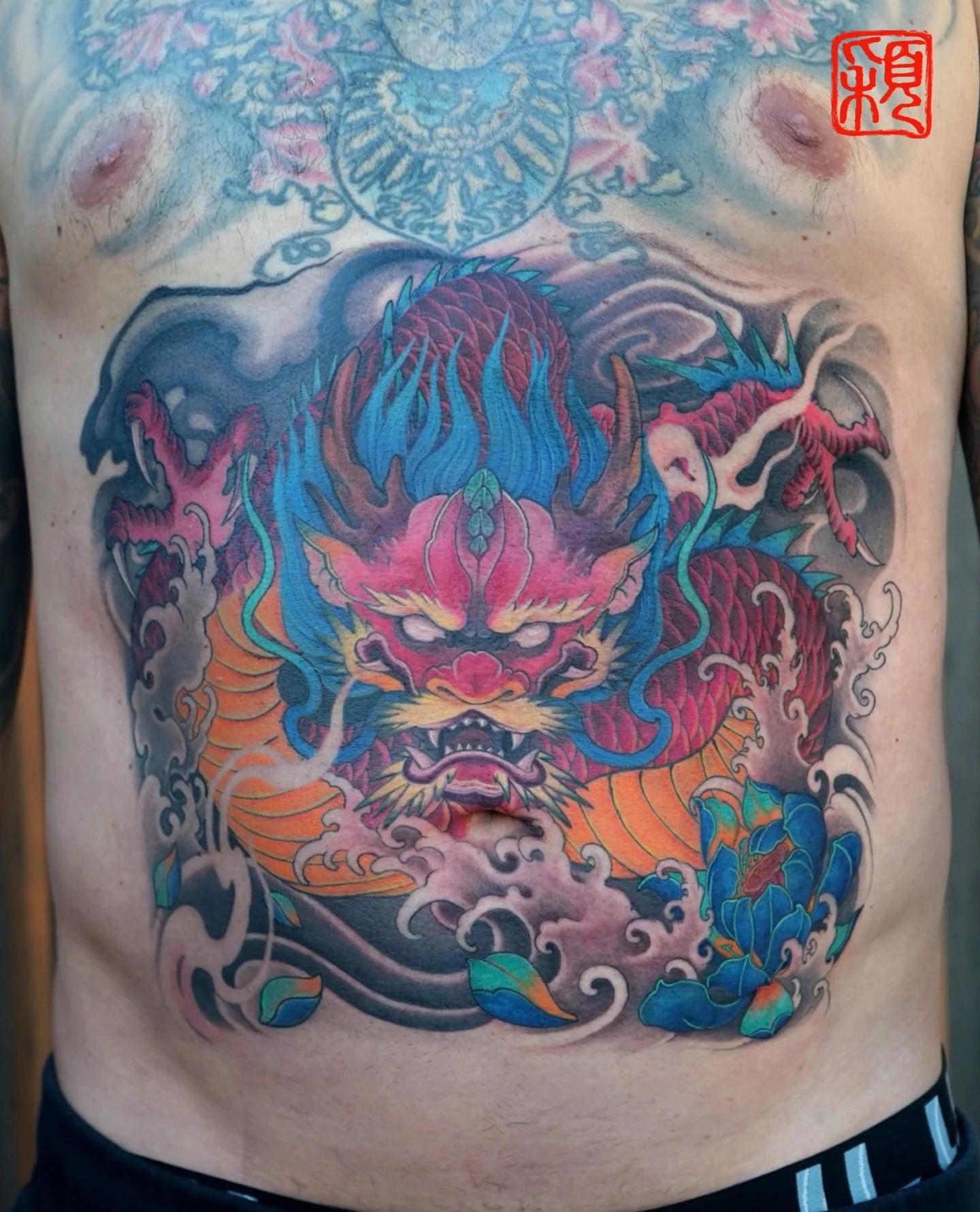 Stomach Dragon &mdash; Japanese Style 🐉🔥
Stomach section of a large-scale Japanese dragon composition.
Bold color, powerful flow, and dynamic movement built to fit the body.

Tattoo by @gloriatattoo &bull; Los Angeles

#StomachTattoo #DragonTattoo 