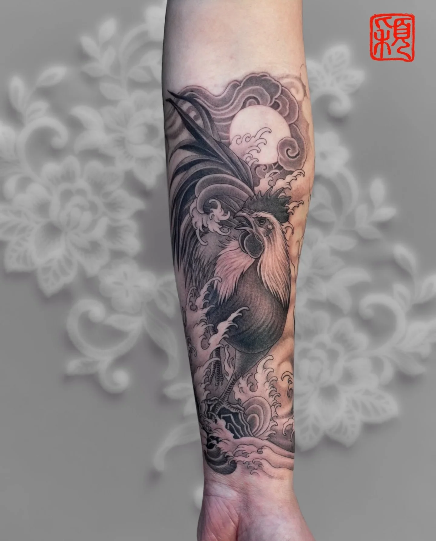 Rooster inspired by the Chinese zodiac.
A symbol of courage, vigilance, and new beginnings.

#asiantattoo
#roostertattoo
#chinesezodiac
#blackandgreytattoo
#losangelestattoo