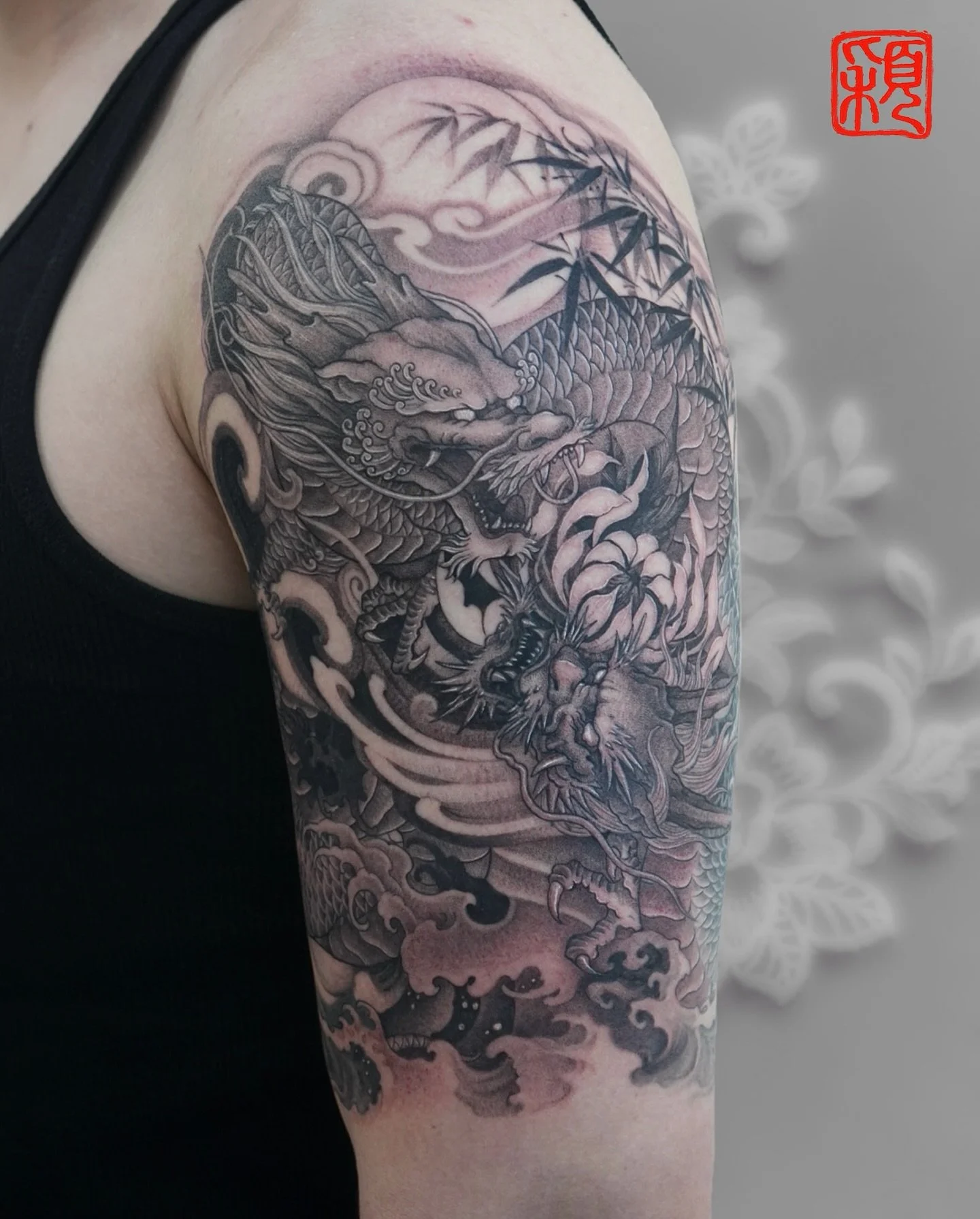 Dragon sleeve design.
Every detail is placed to flow with the body.