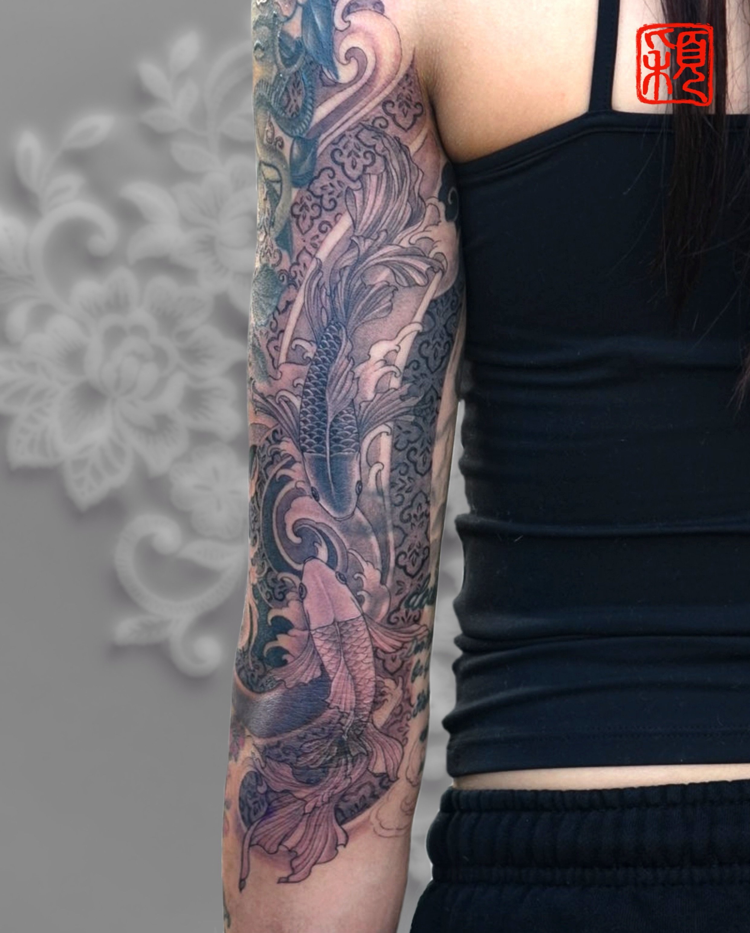 Turning scattered old tattoos into one cohesive sleeve flow.

First session rebuilding the back side of the arm and creating a cleaner structure for the future full sleeve.

Not just covering tattoos.
Reorganizing the entire arm into one piece.

Done