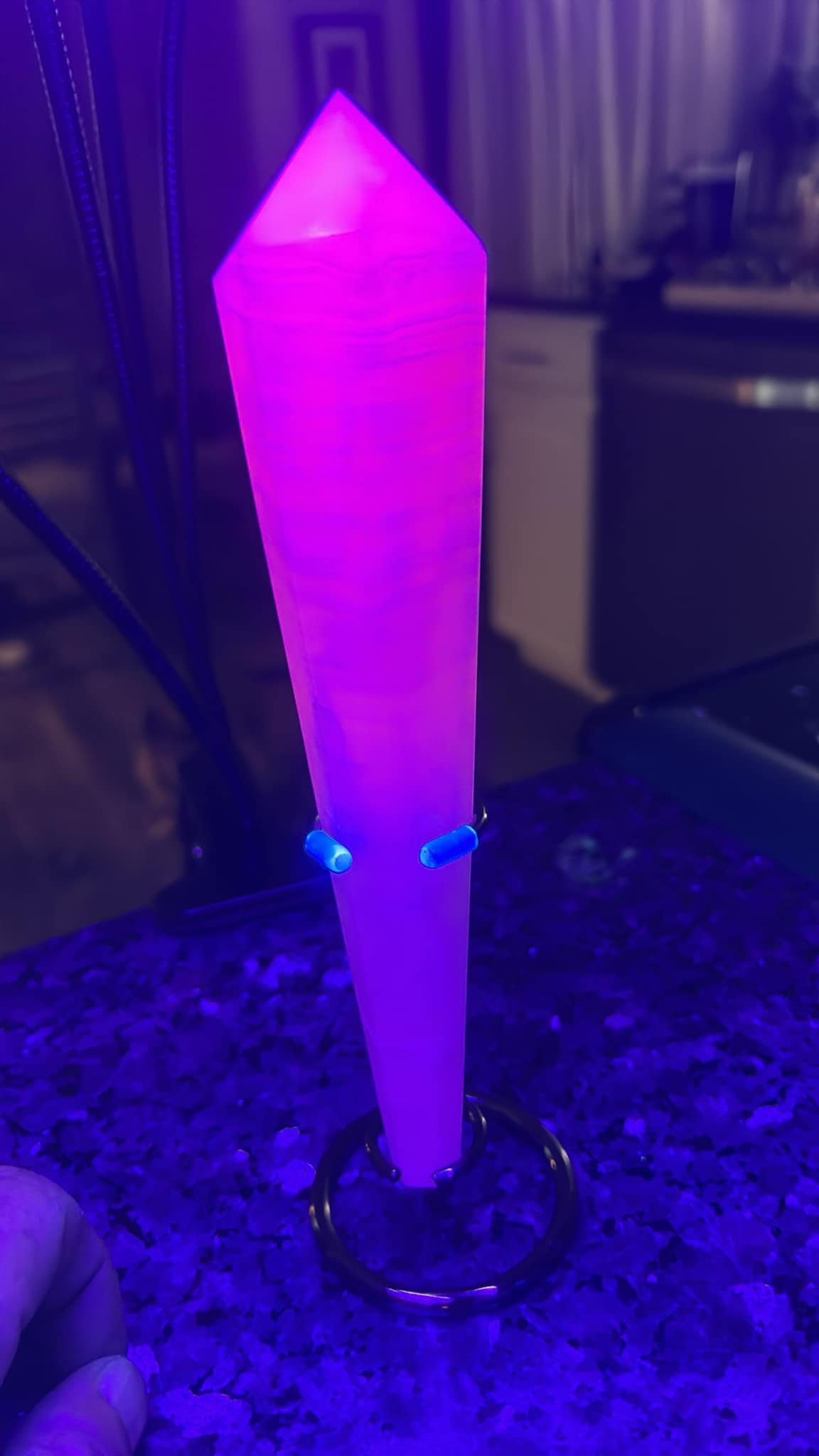 Pink calcite with UV reaction
