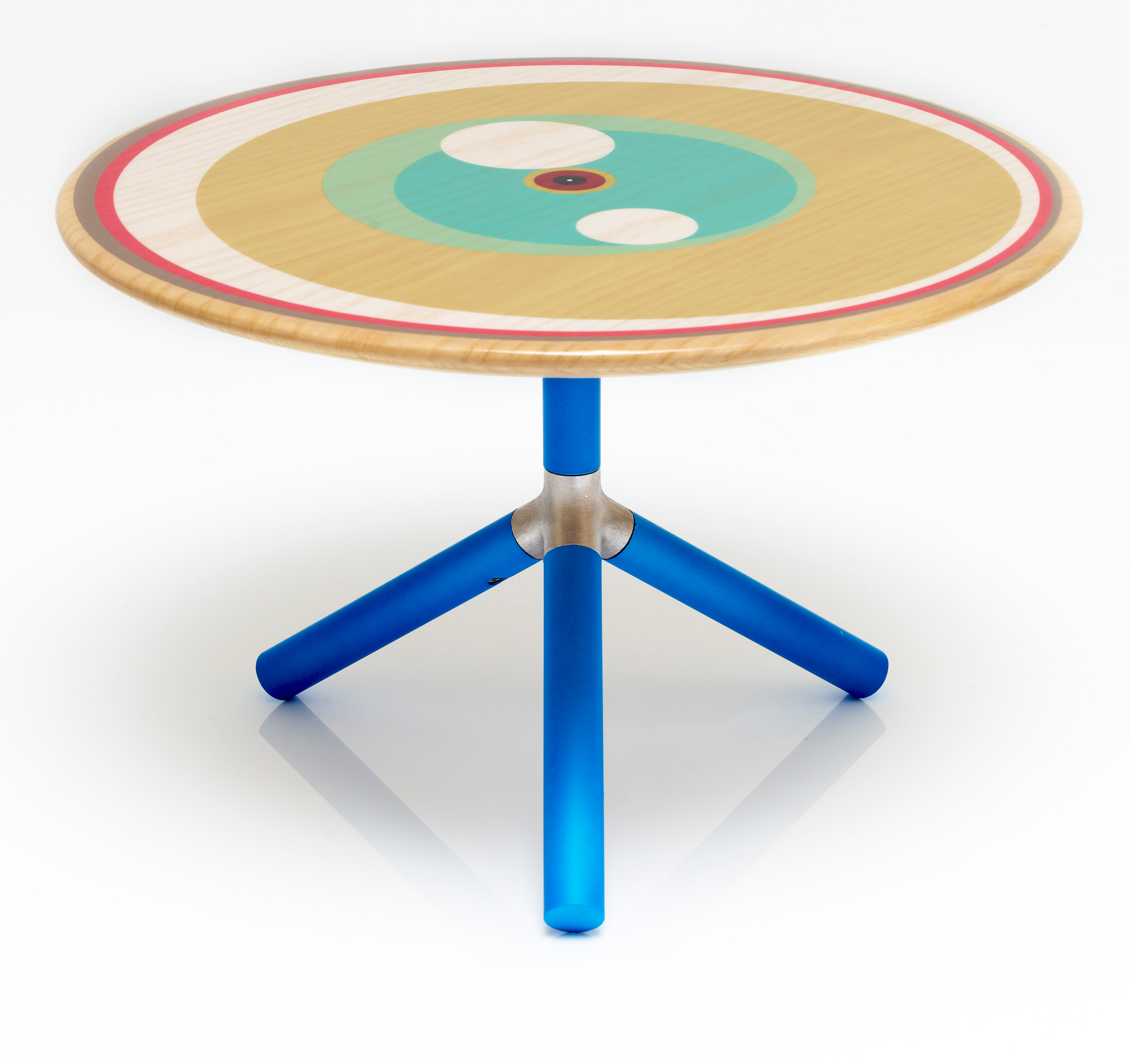 Customizable bases and plates