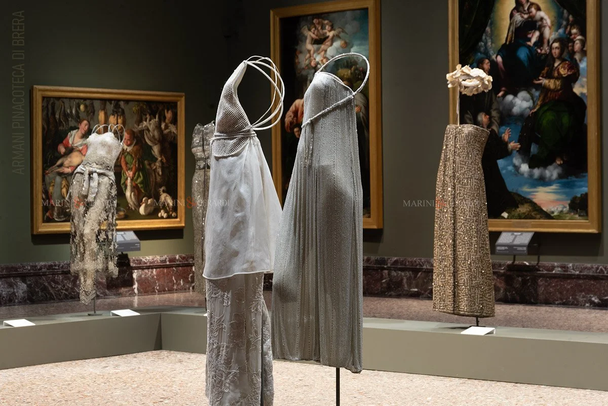 giorgio-armani-pinacoteca-brera-milano-mostra-abiti-donna-ricamatii-eleganti.jpg