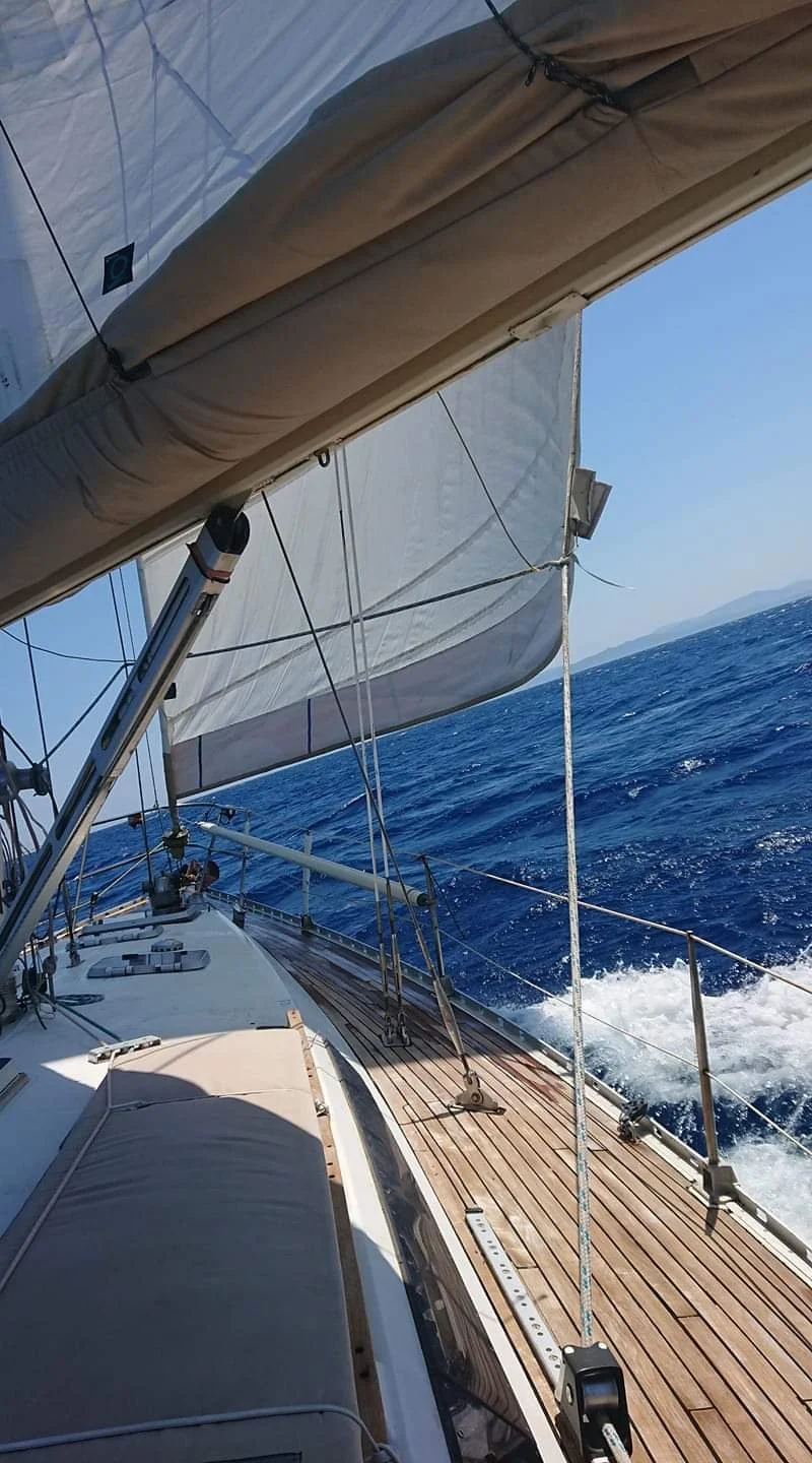 Μαθήματα ιστιοπλοΐας ανοιχτής θαλάσσης