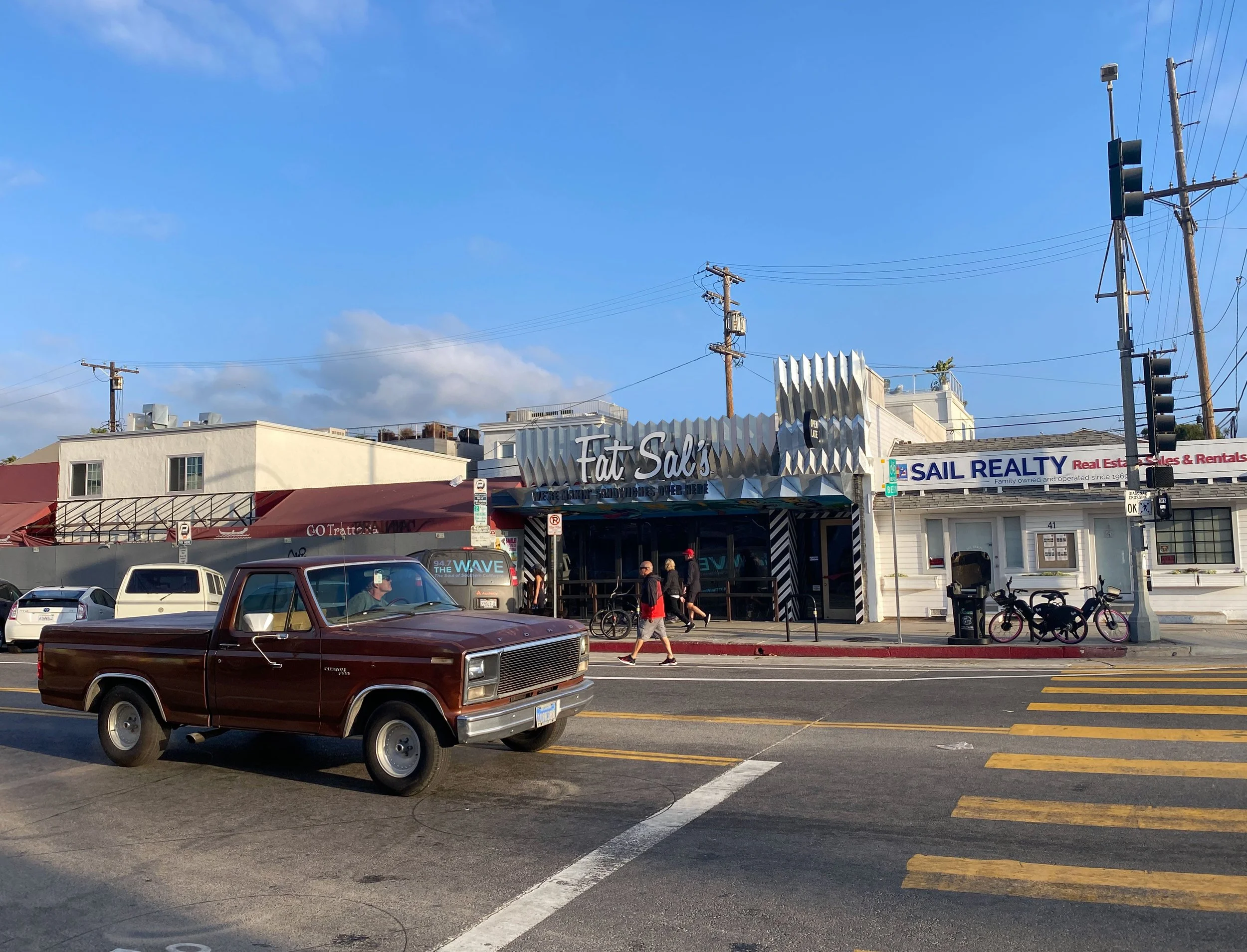 Fat Sal's Facade.
Location: Venice Beach. 
Year: 2023. 
Role: Architect. 
Photography: Tyler McMartin.