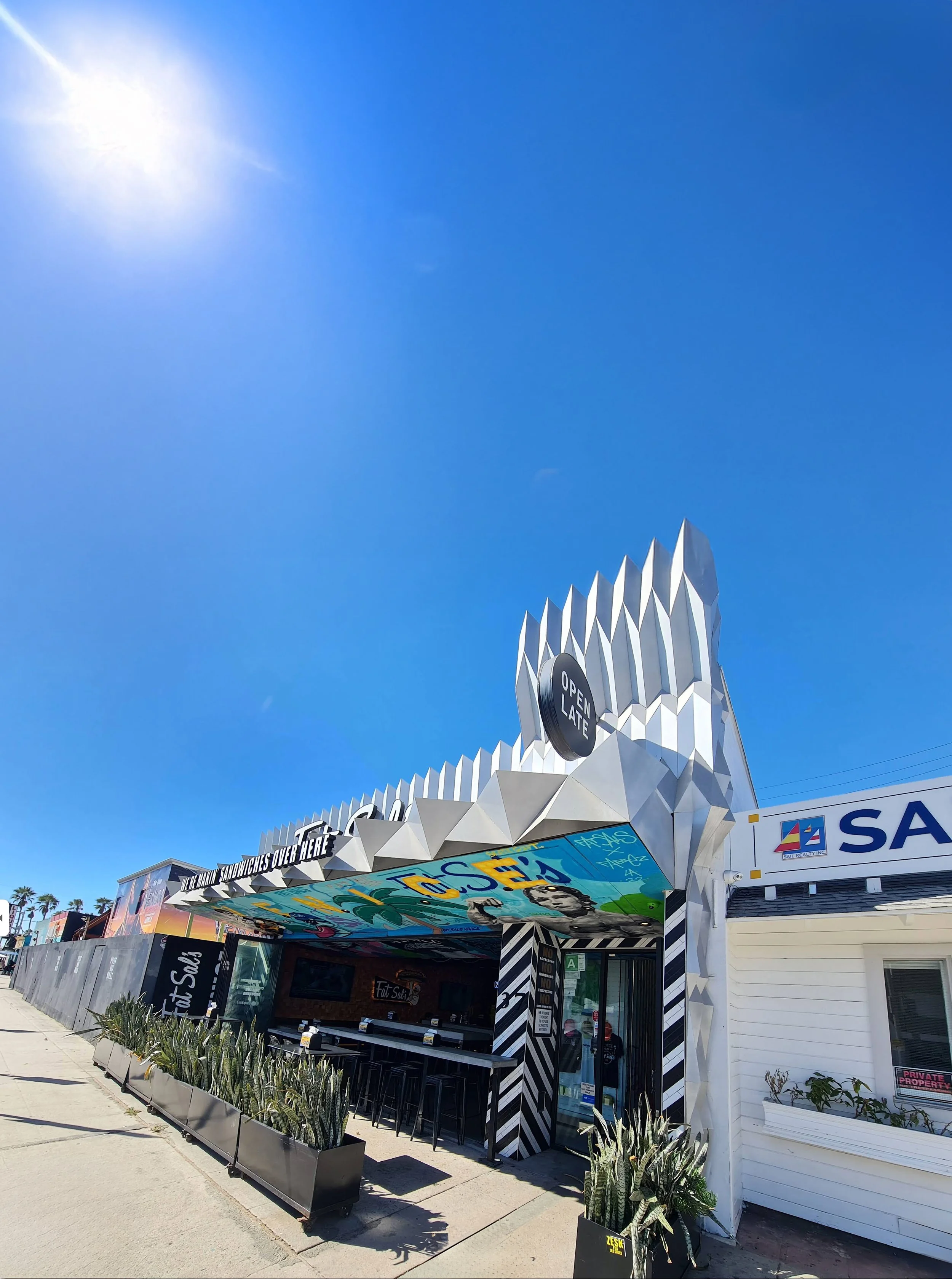 Fat Sal's Facade.
Location: Venice Beach. 
Year: 2023. 
Role: Architect. 
Photography: Tyler McMartin.