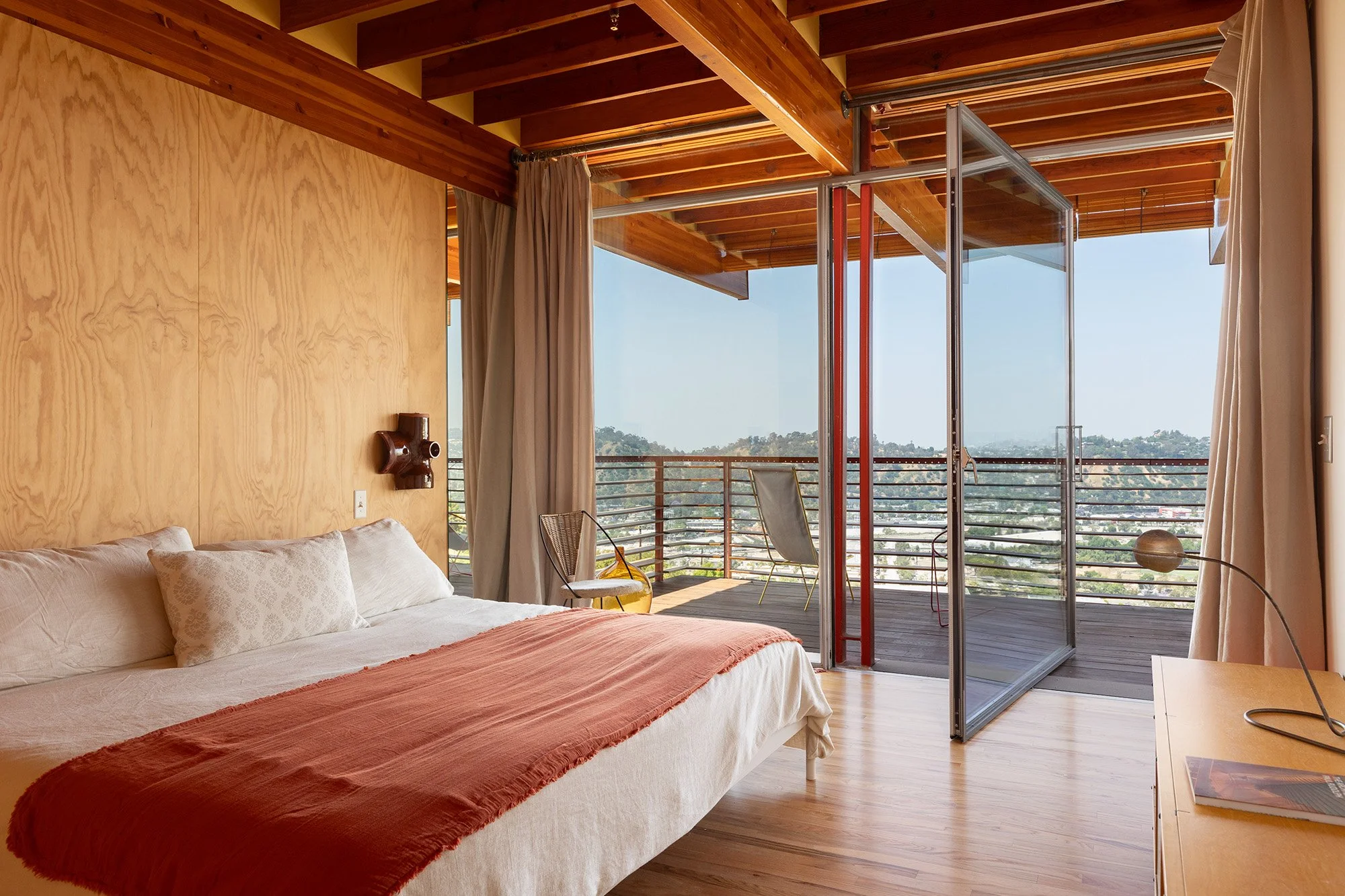 Cano House.
Location: Los Angeles, California USA.
Year: 2025.
Role: Owner-Builder /
Architect.
Photography: Cameron Carothers.