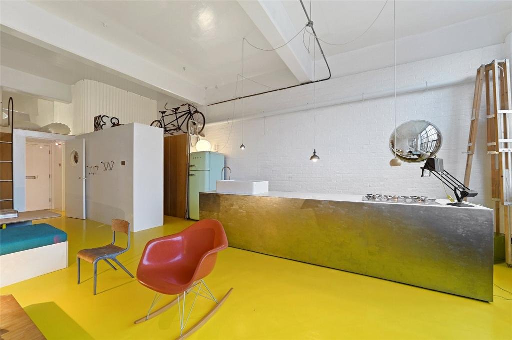 Wapping loft remodel.
Location: London, UK.
Year: 2021.
Role: Architect.