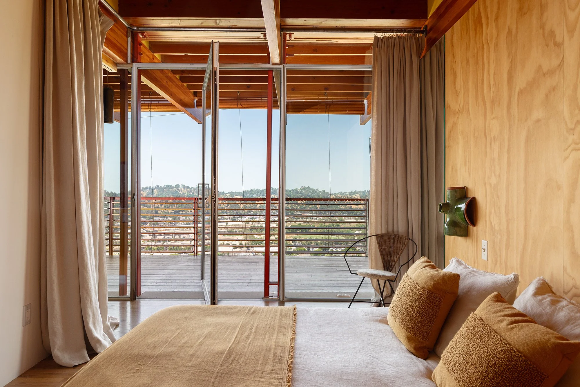 Cano House.
Location: Los Angeles, California USA.
Year: 2025.
Role: Owner-Builder /
Architect.
Photography: Cameron Carothers.