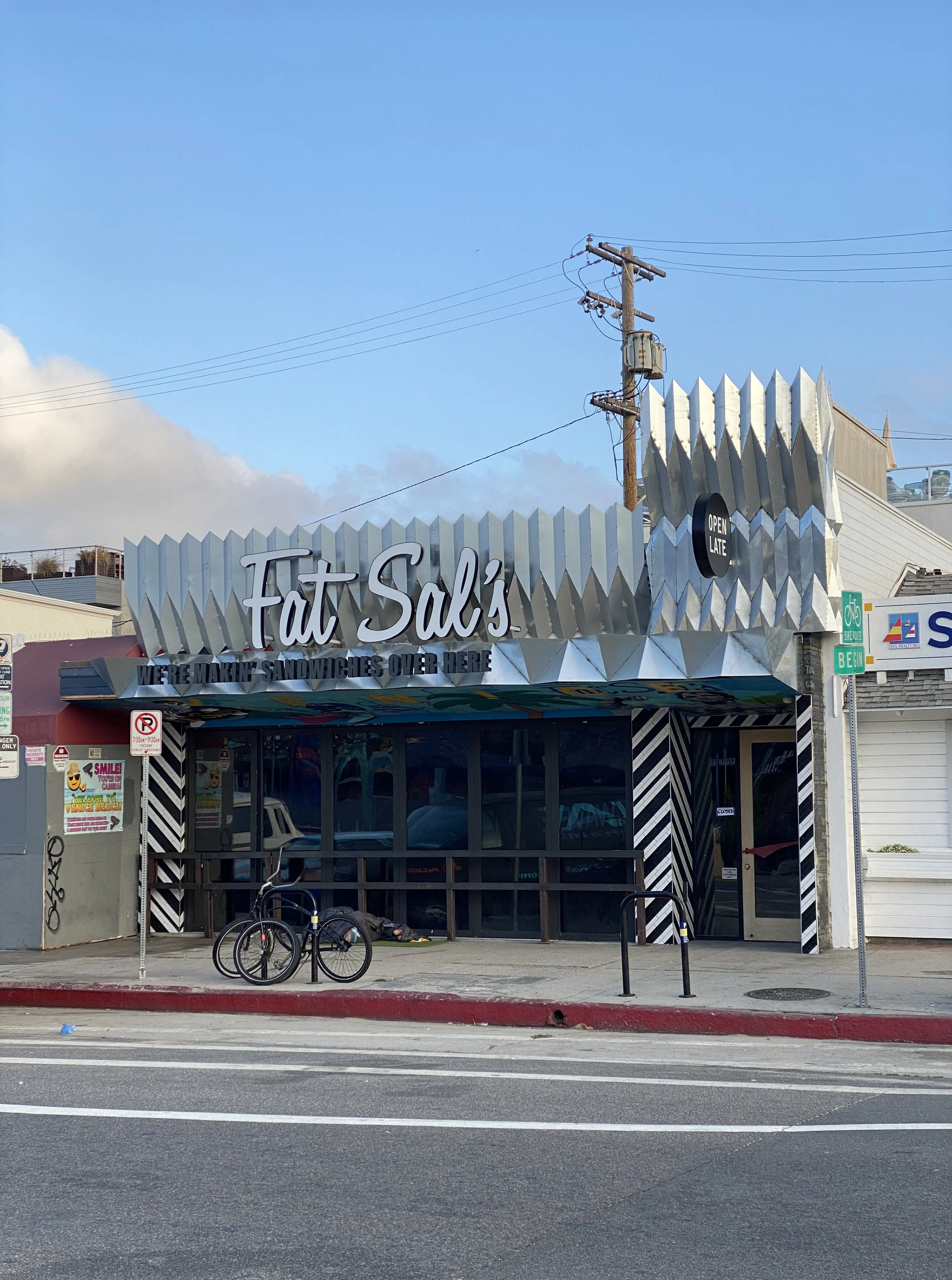 Fat Sal's Facade.
Location: Venice Beach. 
Year: 2023. 
Role: Architect. 
Photography: Tyler McMartin.