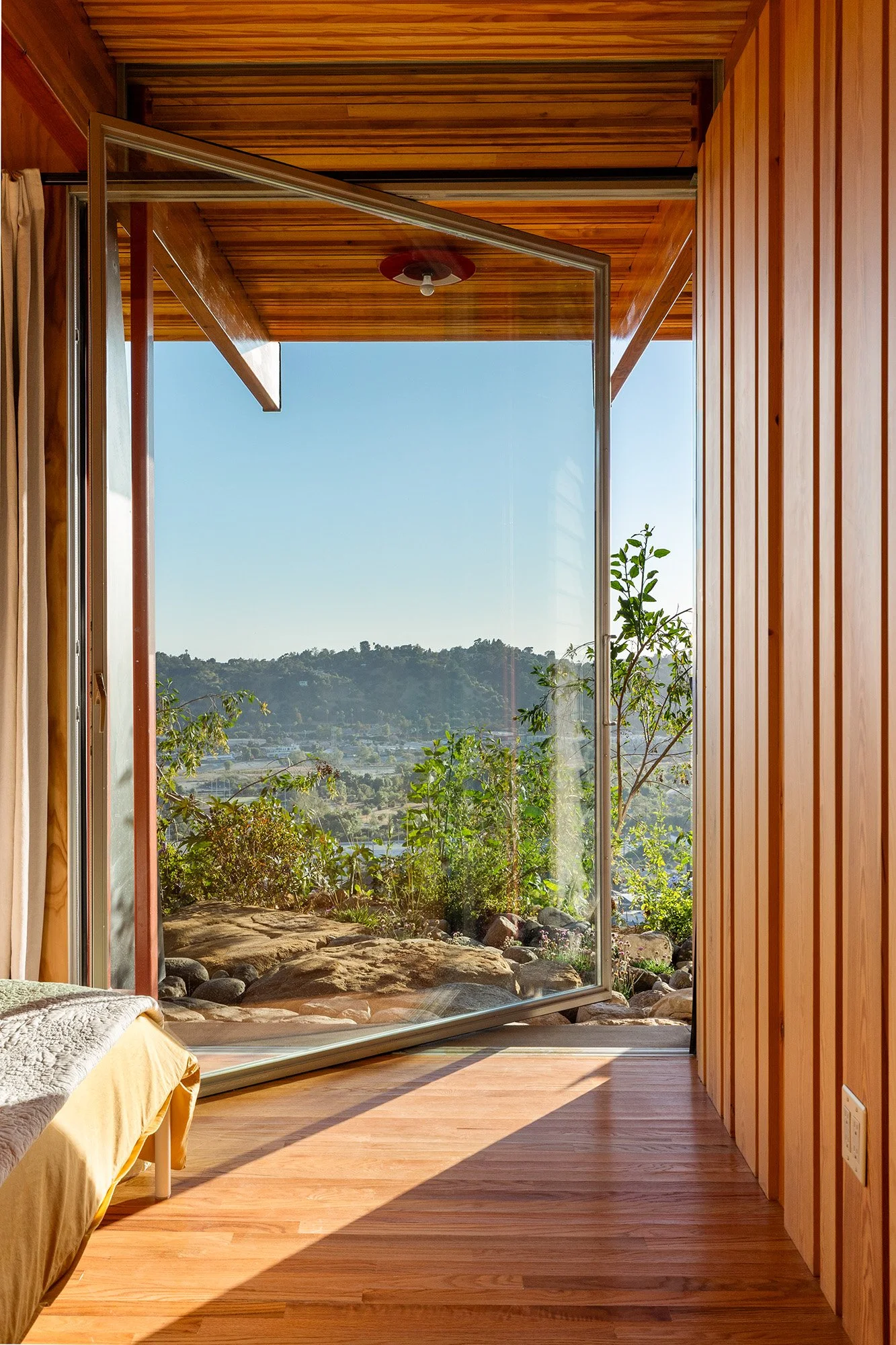 Cano House.
Location: Los Angeles, California USA.
Year: 2025.
Role: Owner-Builder /
Architect.
Photography: Cameron Carothers.