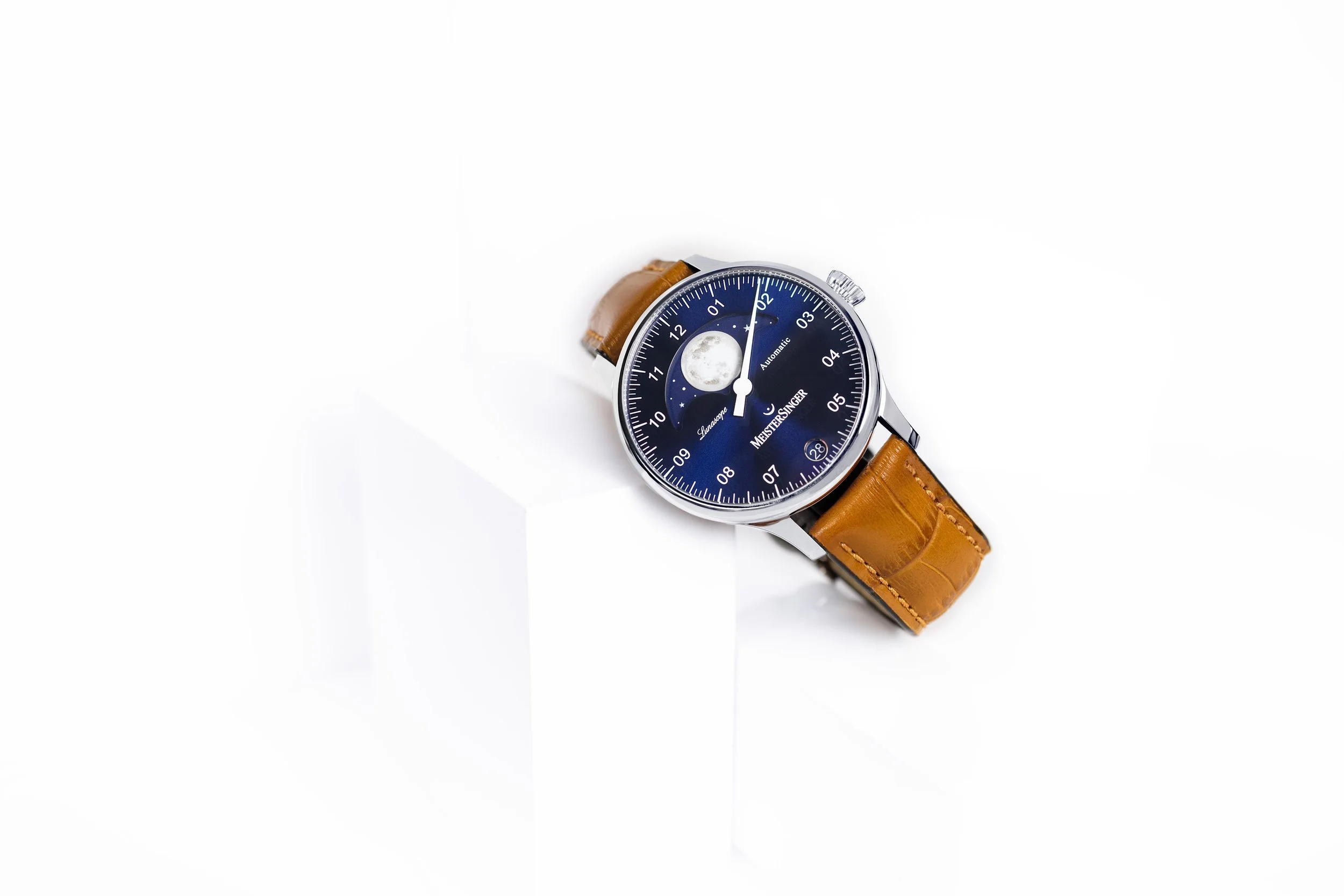 MeisterSinger Lunascope_LS908_Still.jpg