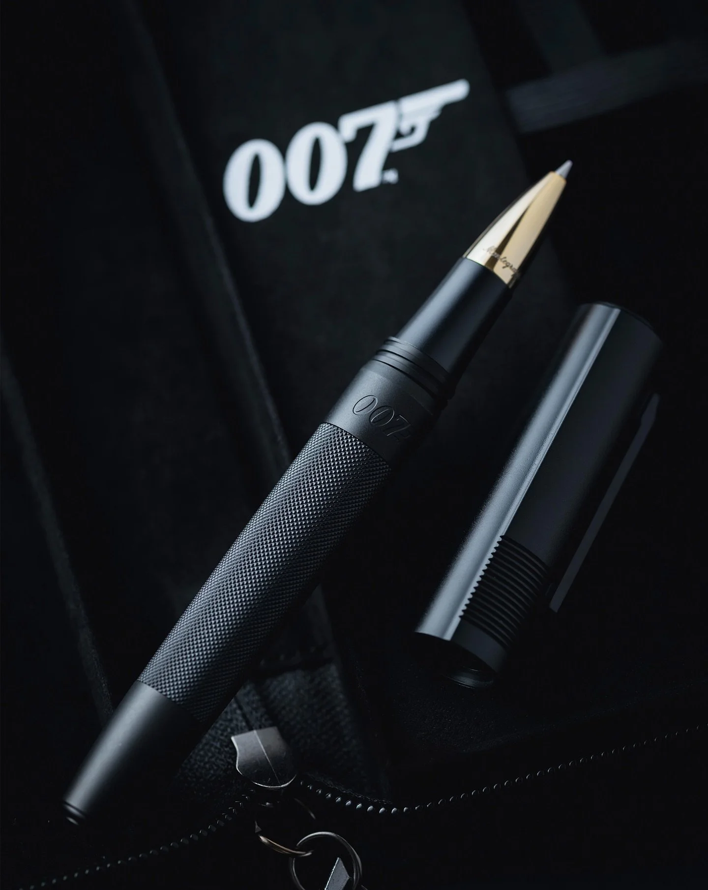 Precision. Elegance. License to write.
The @montegrappaitalia 007 Special Issue Rollerball is where iconic design meets secret agent style, crafted for those who understand that true power lies in the details.

#Montegrappa #007Edition #JamesBondStyl