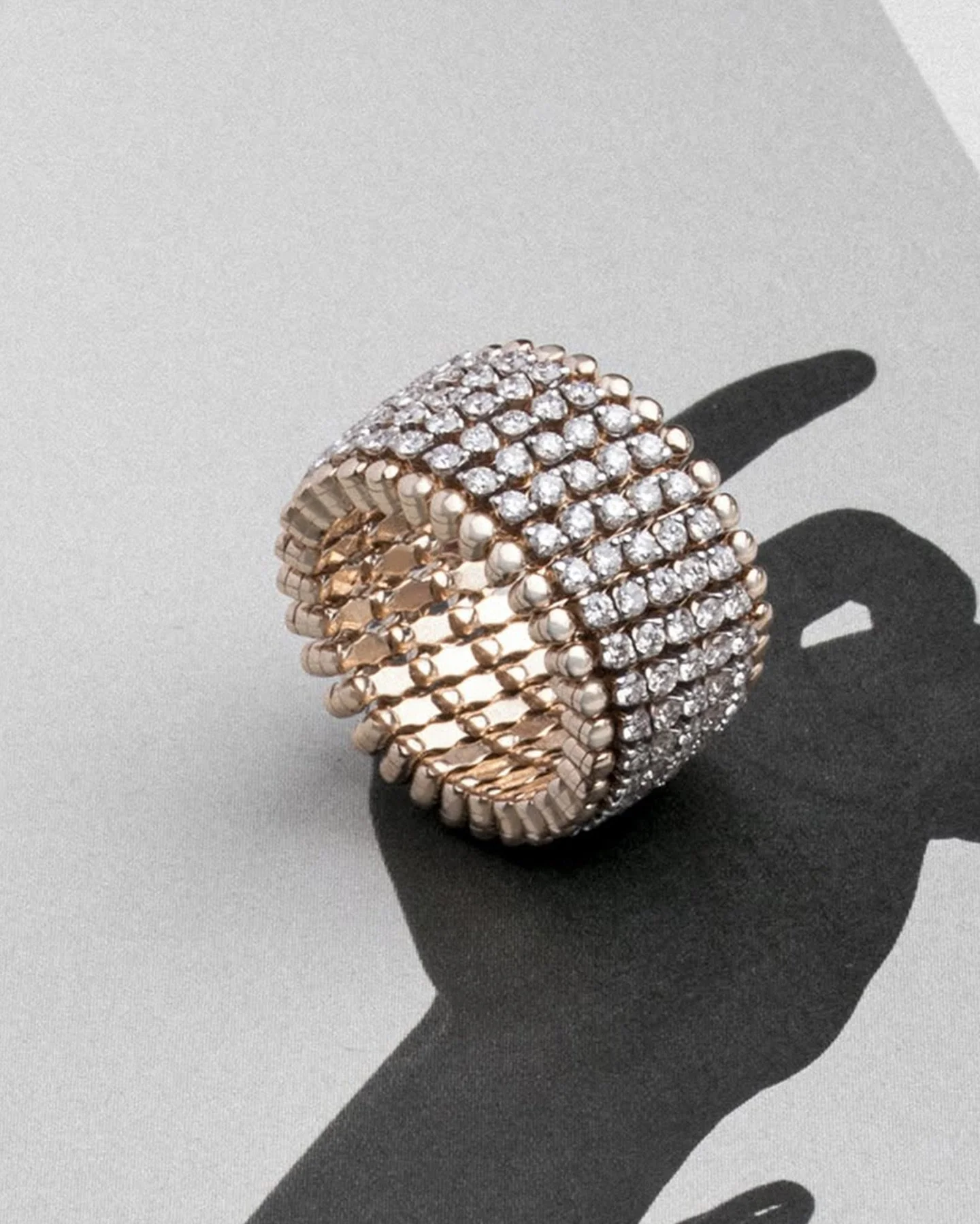 Experience the artistry of @serafino_consoli_jewelry, where every piece transforms with you, evolving as your journey unfolds.

#SerafinoConsoli #FineJewelry #ItalianJewels
#SerafinoCollection #thebluecompany #thebluecompanylondon