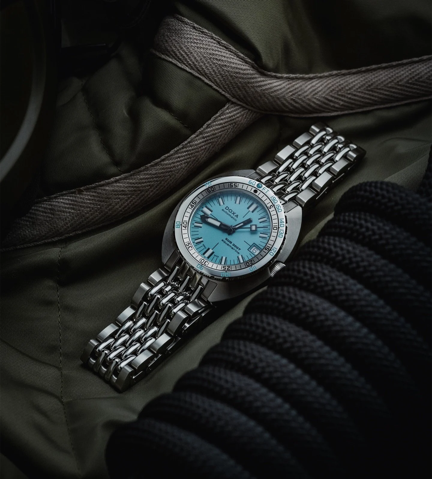 The smaller version of the @doxawatchesofficial SUB DNA.  While meticulously keeping the features of an icon, the SUB 200T range embraces modern elegance!

#doxa #yourcalltoadventure #indoxacated #doxawatches #doxaholic #doxafam #doxasub #doxasub200 