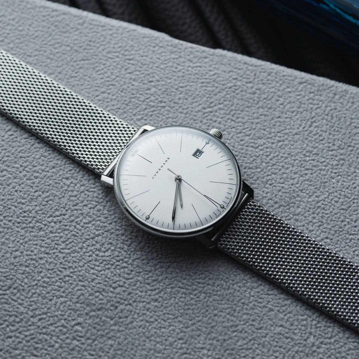 A dress watch unlike any other, the @junghansgermany max bill automatic combines accuracy and readability with modern flair.

#junghans #junghansmaxbill #junghanswatch #vintagejunghans #ilovejunghans