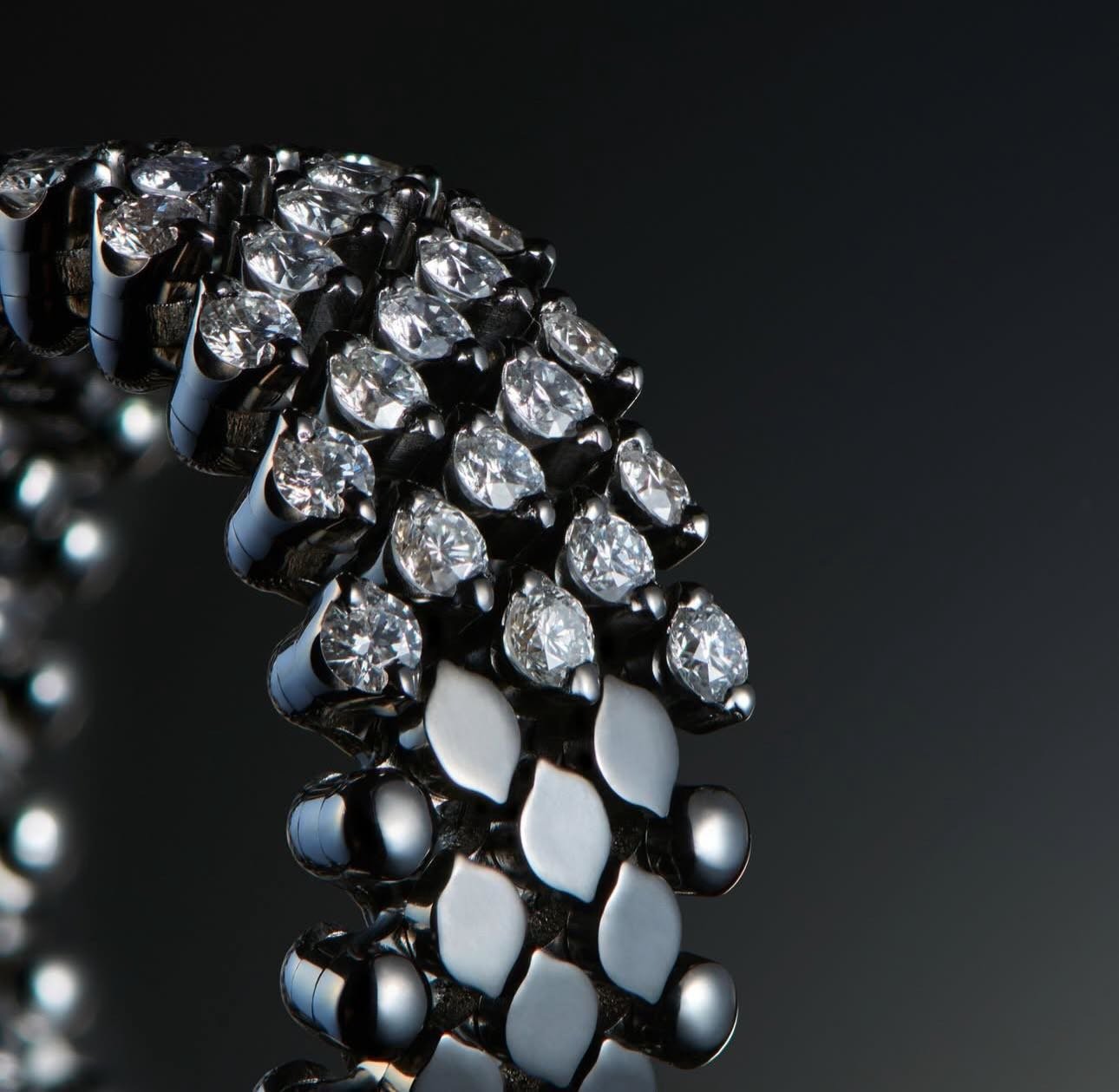 21,000 combinations. Endless possibilities. Choose yours with @serafino_consoli_jewelry 

#SerafinoConsoli #endlesspossibilities #ItalianJewellery #thebluecompanylondon thebluecompany