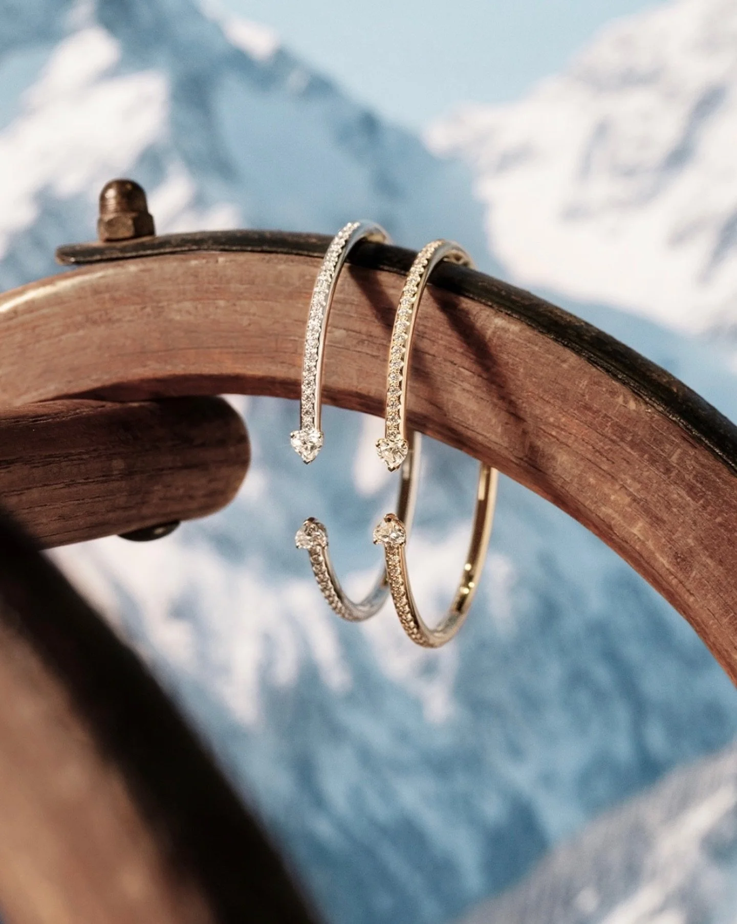 Reqfinement comes in every shape. Choose the one that speaks to your heart!

#Recarlo #AnniversaryMore #diamonds #rings #bracelet