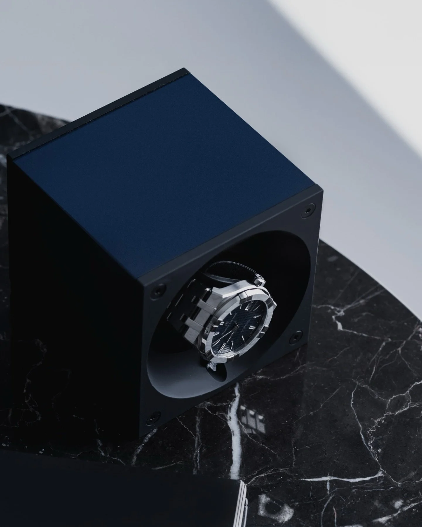The silent yet assured design of the @swisskubik Masterbox winder demonstrates how Swiss craftsmanship is maintained in motion.

#SwissKubik #Masterbox #SwissWatchmaking #WatchCollector #thebluecompanylondon