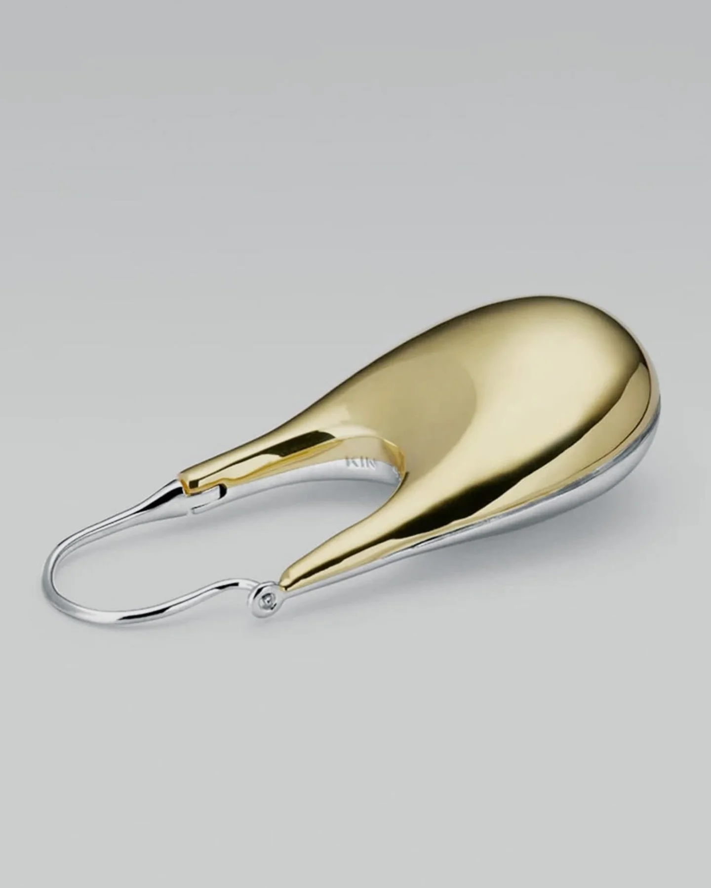 The 18k gold Mini Doric by @kinraden is made to be worn every day, every time.Perfectly balanced, subtly sculptural, and quietly architectural. The type of earring that you wear every day, seldom taking it off after putting it on in the morning.

#ki