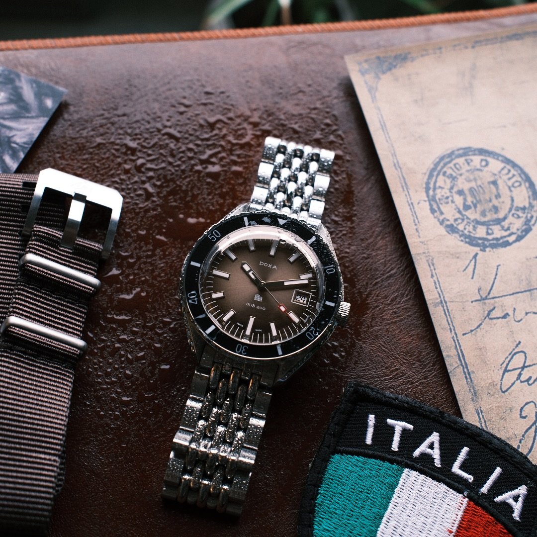 @doxawatchesofficial introduces the SUB 200 Grande Roma, a limited edition that blends the brand&rsquo;s diving heritage with Italian inspiration.

For the first time in its history, DOXA presents a SUB special series dedicated to Italy, developed in