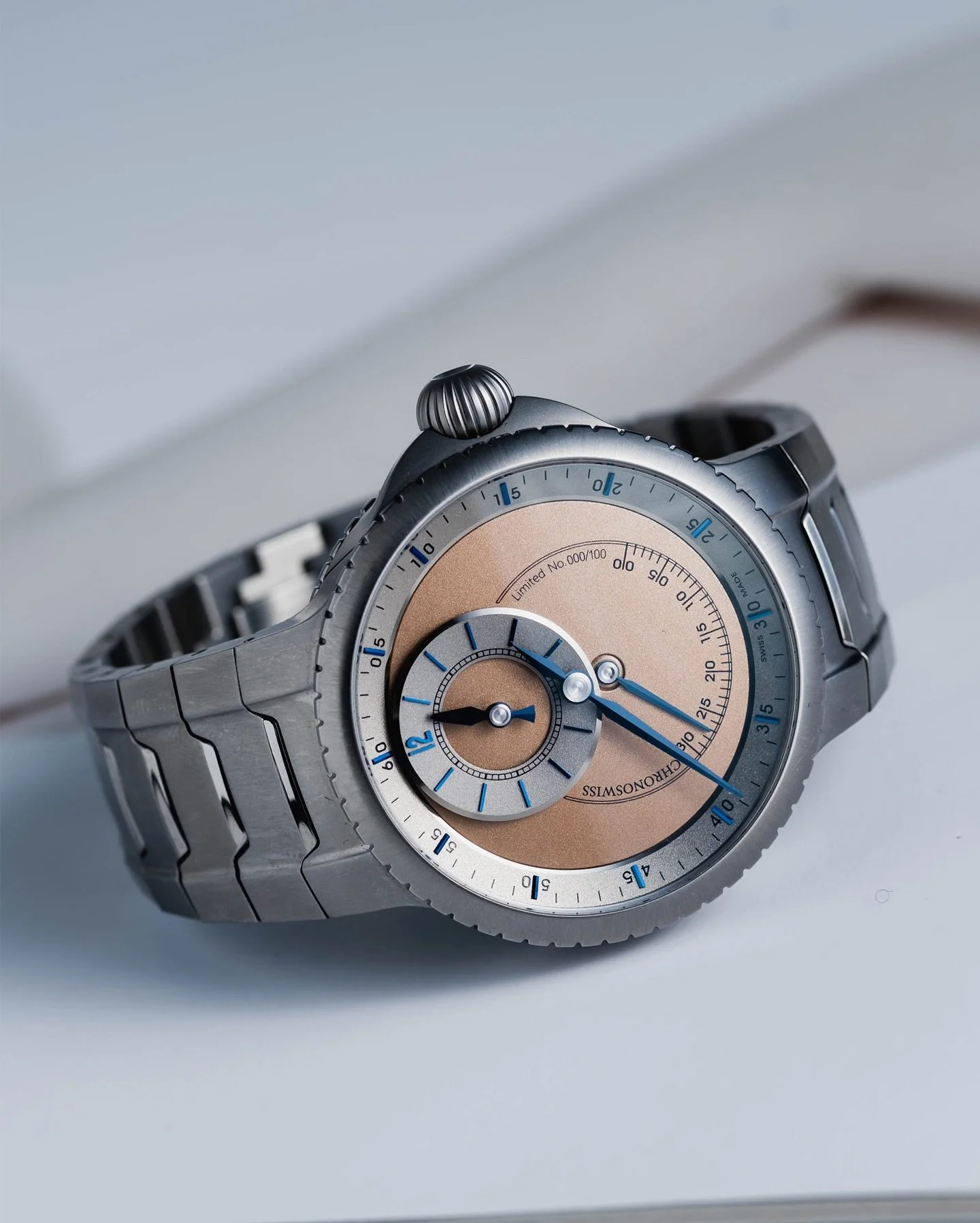 Innovation you can see, precision you can feel! The @chronoswiss_official PULSE One Sand is where bold design meets next-level mechanics.

#Chronoswiss #PulseOne #IndependentWatchmaking