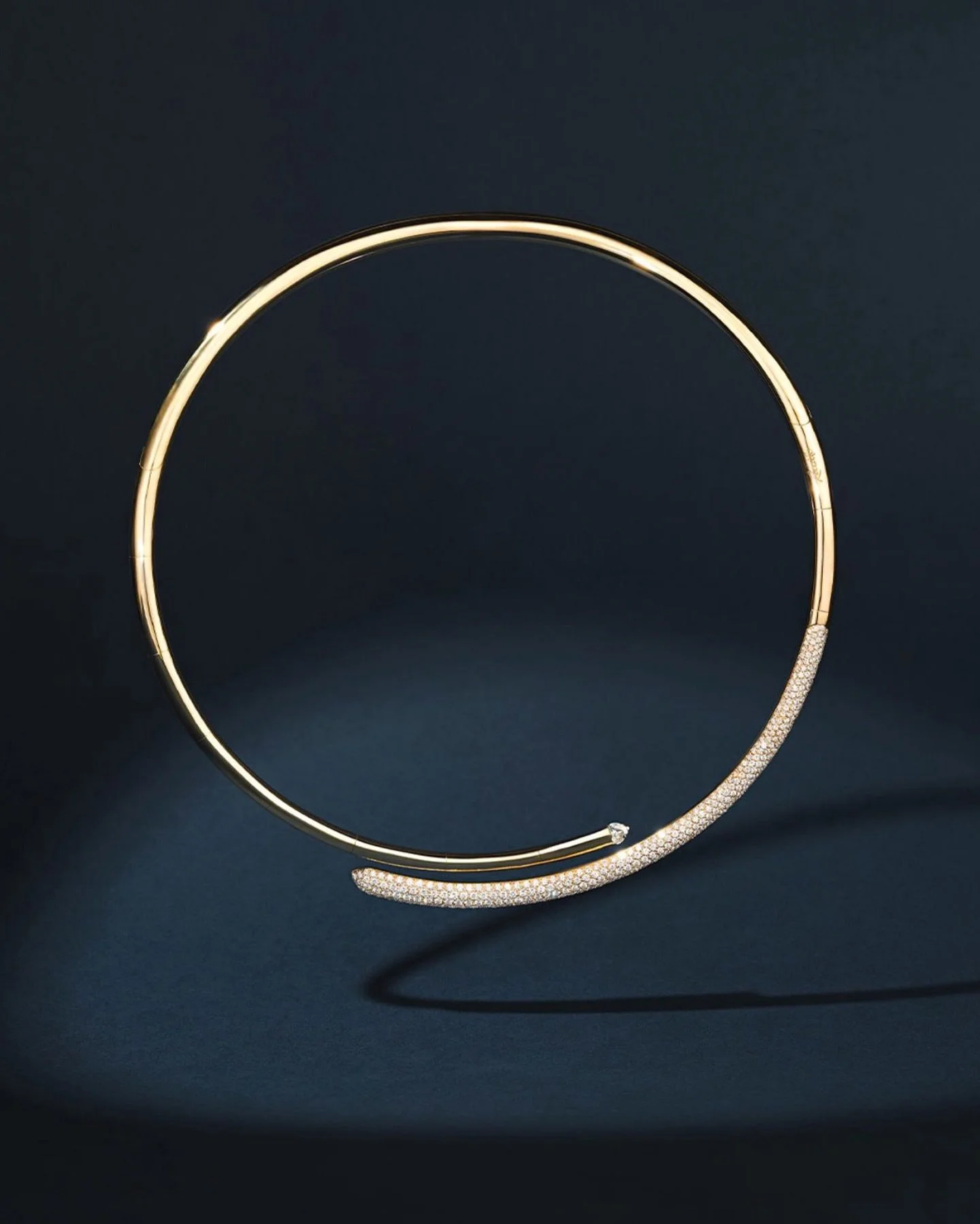 @recarloofficial embodies Italian elegance through refined craftsmanship and timeless design. Each piece captures the essence of sophistication, blending tradition with a modern sense of beauty.

#Recarlo #ItalianJewelry #TimelessElegance #LuxuryDesi