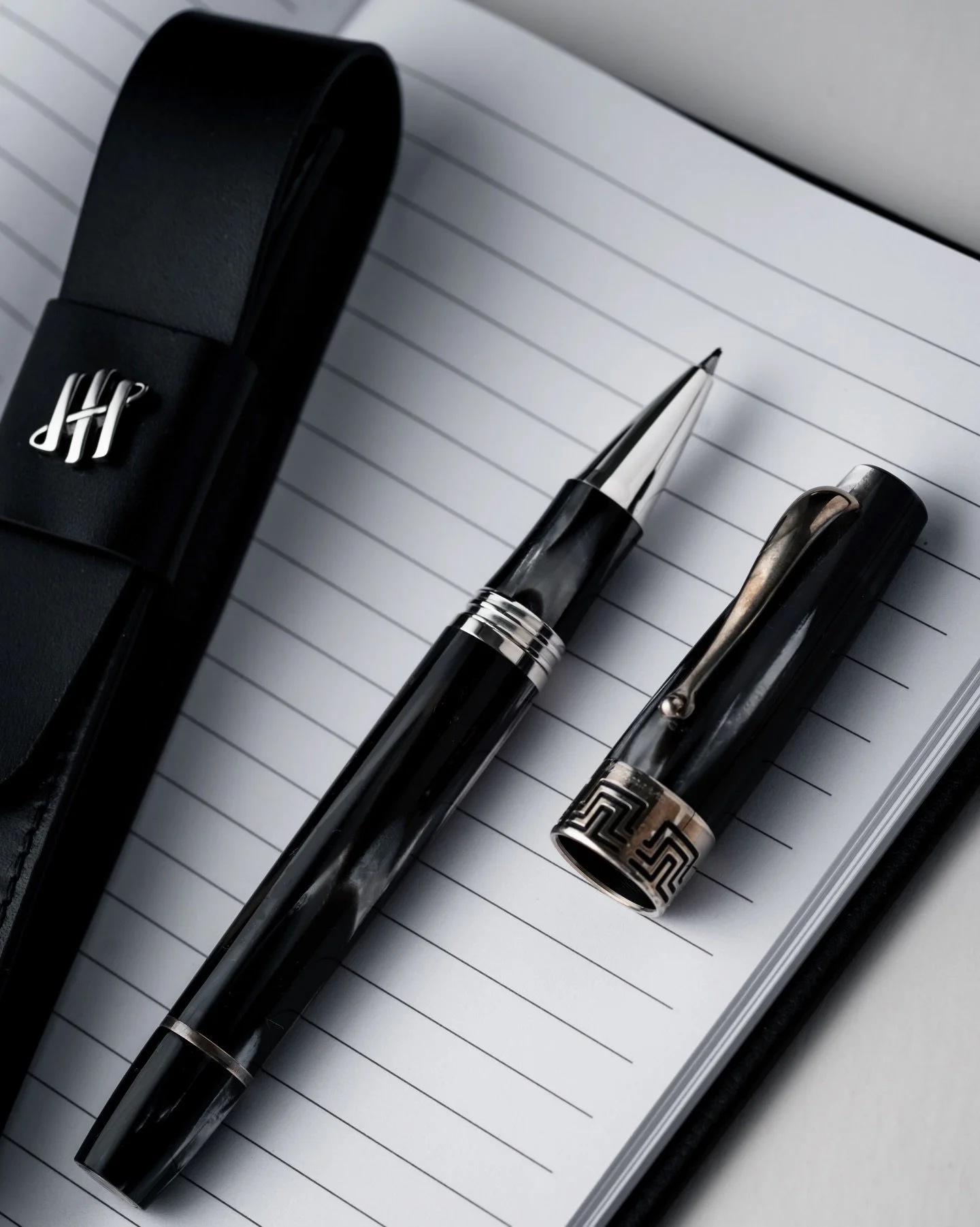 Write elegantly and sophisticatedly with the exquisitely designed writing utensils from @montegrappaitalia!

#Montegrappa #FountainPen #FineWriting #ItalianCraftsmanship #pencollectors