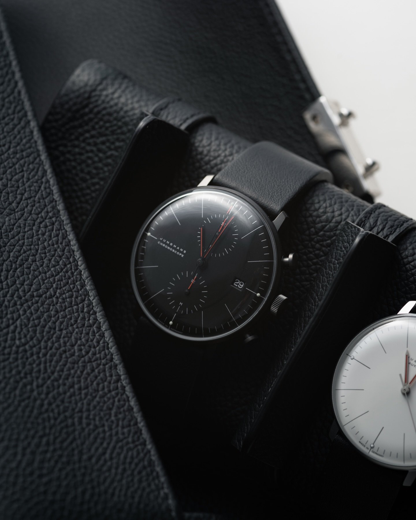 The @junghansgermany max bill Chronoscope is a premium mechanical watch that pays homage to Max Bill&rsquo;s original Bauhaus design while maintaining a minimalistic aesthetic!

#junghans #junghansmaxbill #junghanswatch #vintagejunghans #ilovejunghan