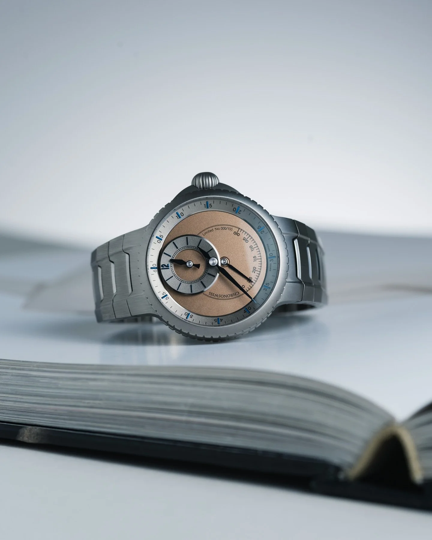 You can feel the accuracy and see the innovation with the @chronoswiss_official PULSE One Sand, combining cutting-edge mechanics with audacious design.

#Chronoswiss #PulseOne #independentwatchmaking #thebluecompany #thebluecompanylondon