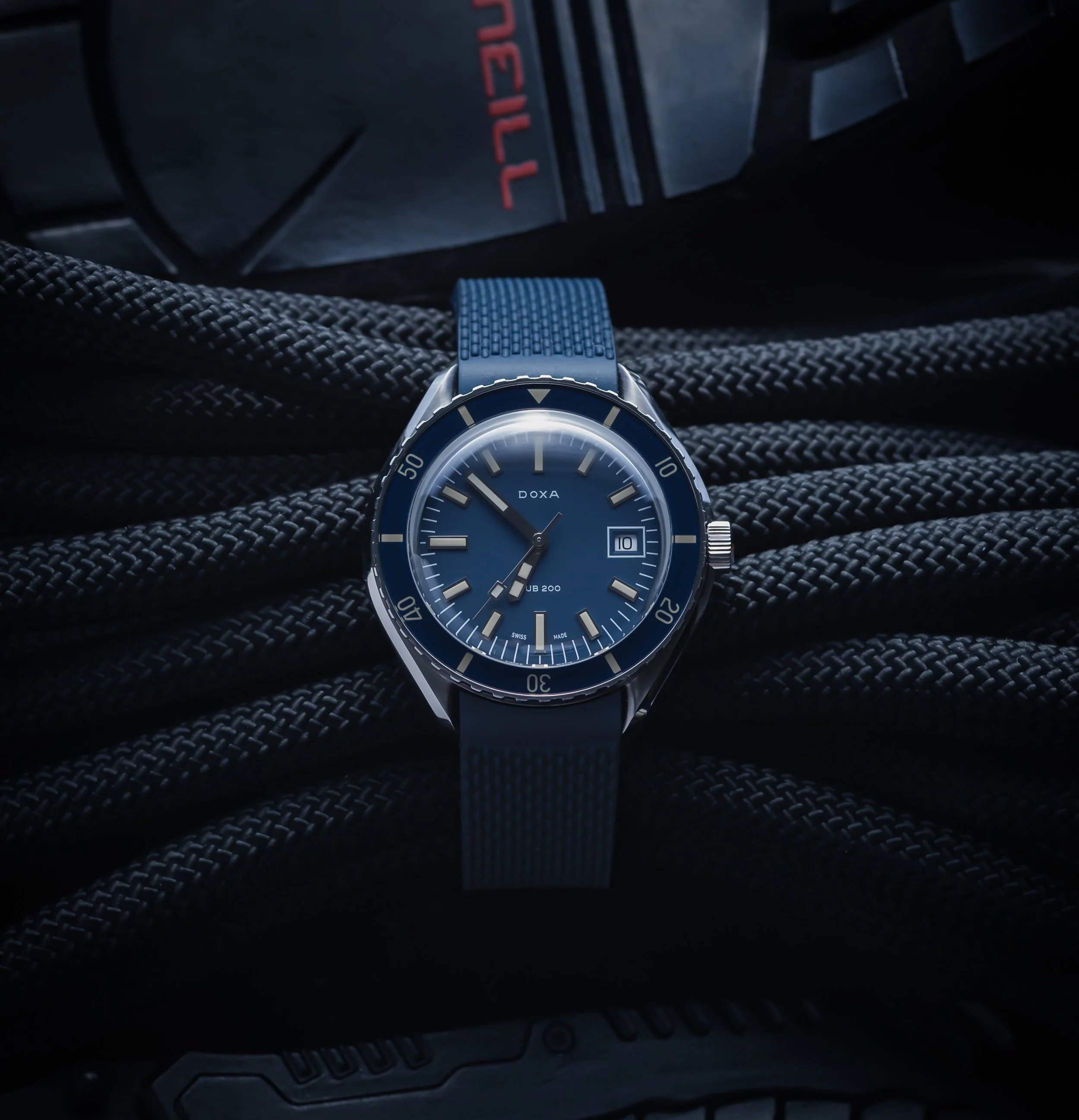 The @doxawatchesofficial SUB 200 is unmatched, with a domed Safire crystal, easy to read hour markers, and 200-meter water resistance, this high end Swiss diver is of the best value divers on the market.

#doxa #doxawatches #doxasub200 #doxasub300 #d