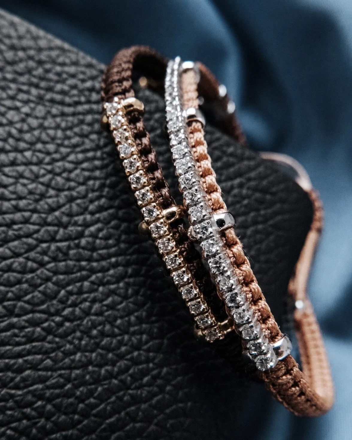 Three graceful diamond arches define Iconic by @concordiajewels , where elegance meets expression. Handcrafted in Italy, each piece reflects timeless beauty and modern sophistication.

#concordia #bracelets #madeinitaly #fattoamano #gioielli