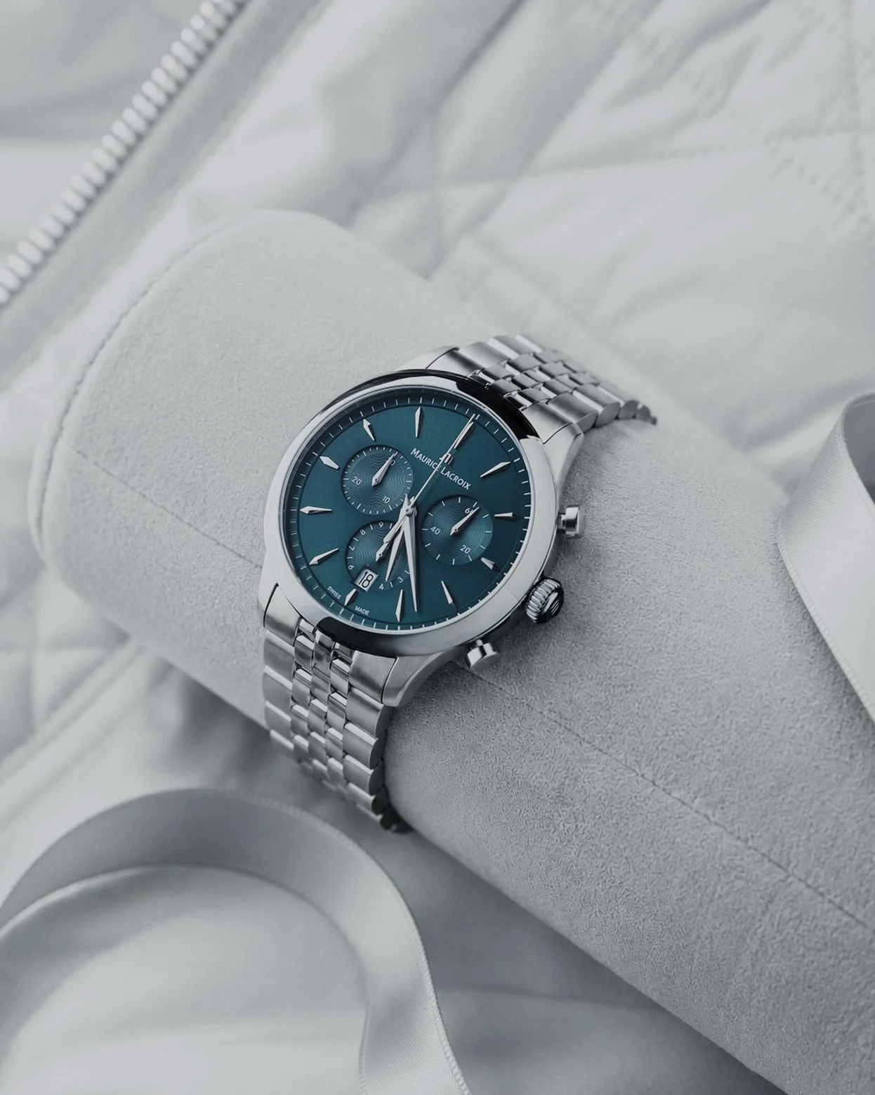 Timeless design meets modern precision with the @mauricelacroix 1975 Chronograph, capturing vintage inspired elegance with contemporary performance.

#MauriceLacroix #1975Chronograph #SwissMade #LuxuryWatches #WatchCollector