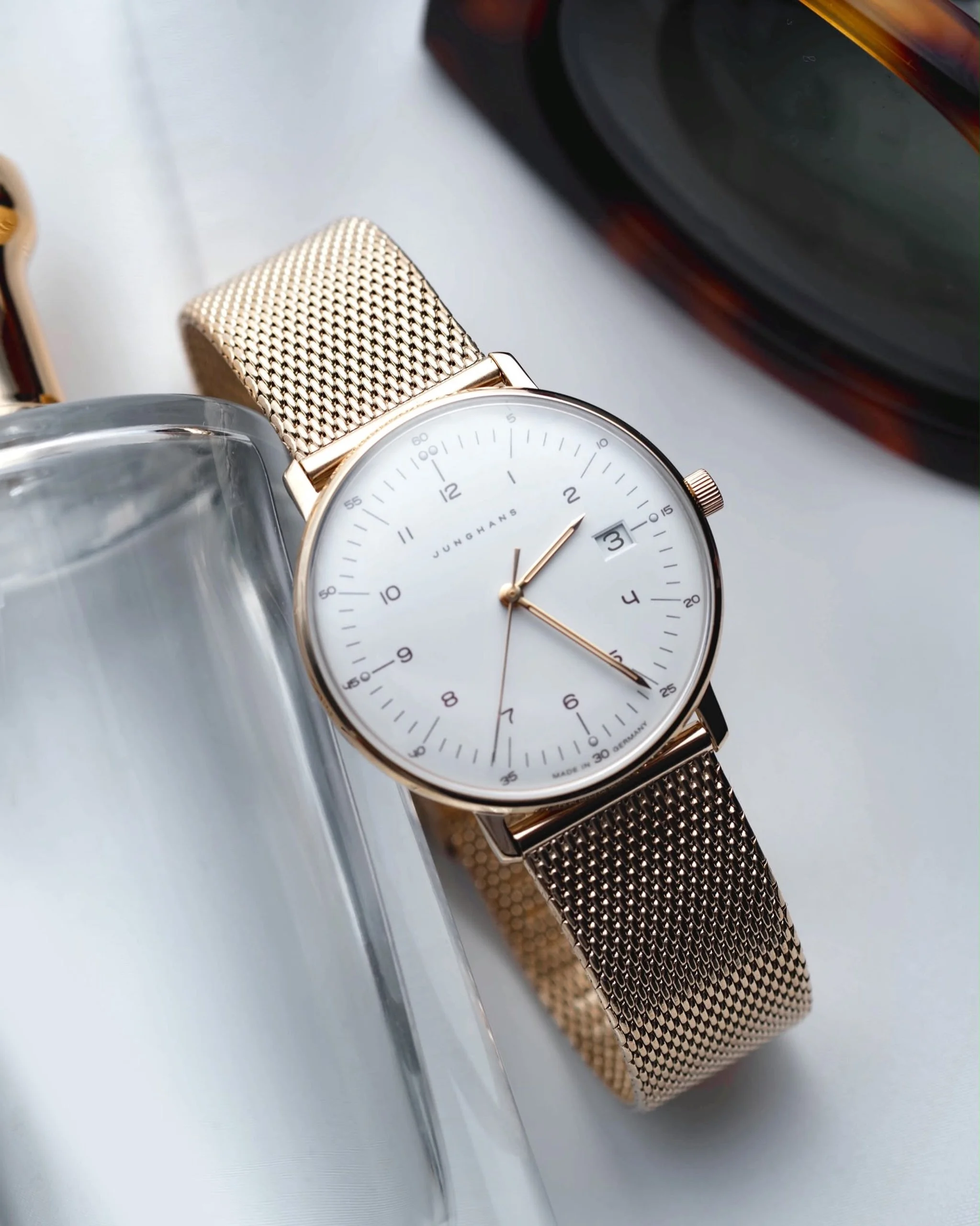 A dress watch unlike any other, the @junghansgermany max bill quartz ladies in gold combines accuracy and readability with modern flair.

#junghans #junghansmaxbill #junghanswatch #vintagejunghans #ilovejunghans