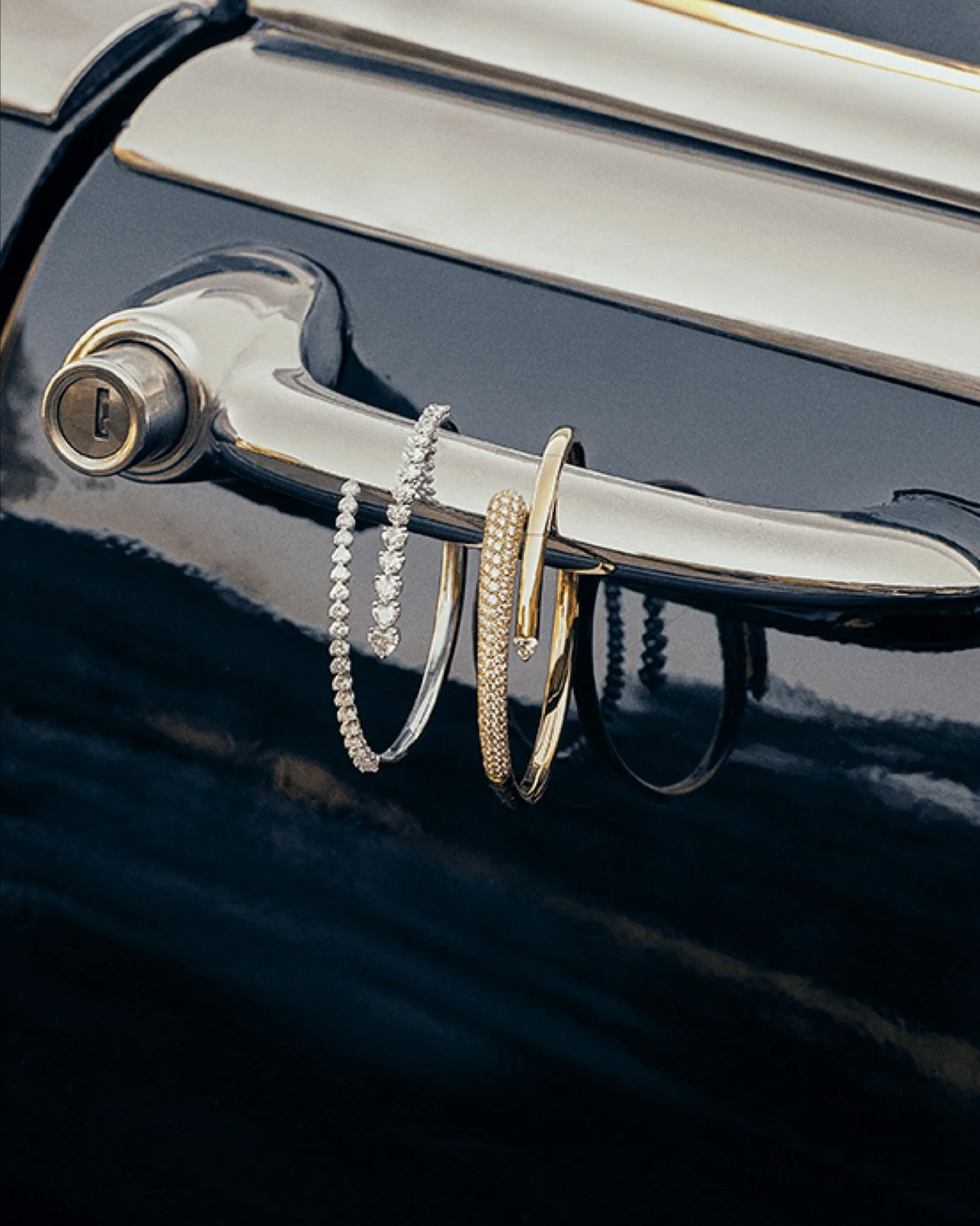 Where heritage meets contemporary allure. @recarloofficial creates exquisite jewellery defined by impeccable Italian artistry, graceful silhouettes and enduring sophistication. Every creation is a celebration of beauty designed to transcend the momen