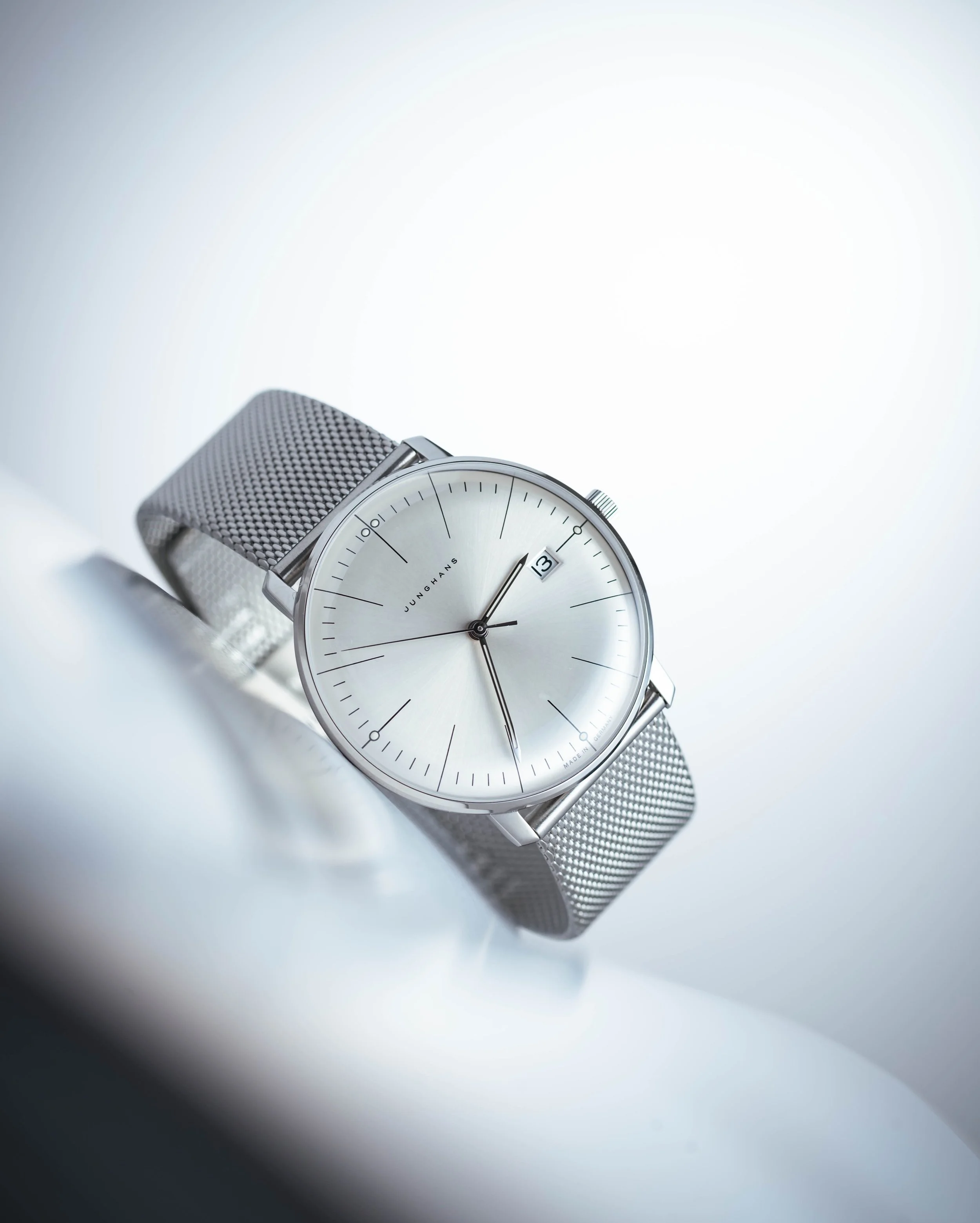 An icon of Bauhaus design.
The @junghansgermany max bill combines timeless design with precision and accurate watch making.

#Junghans #MaxBill #Bauhaus #Designlcon #thebluecompanylondon
