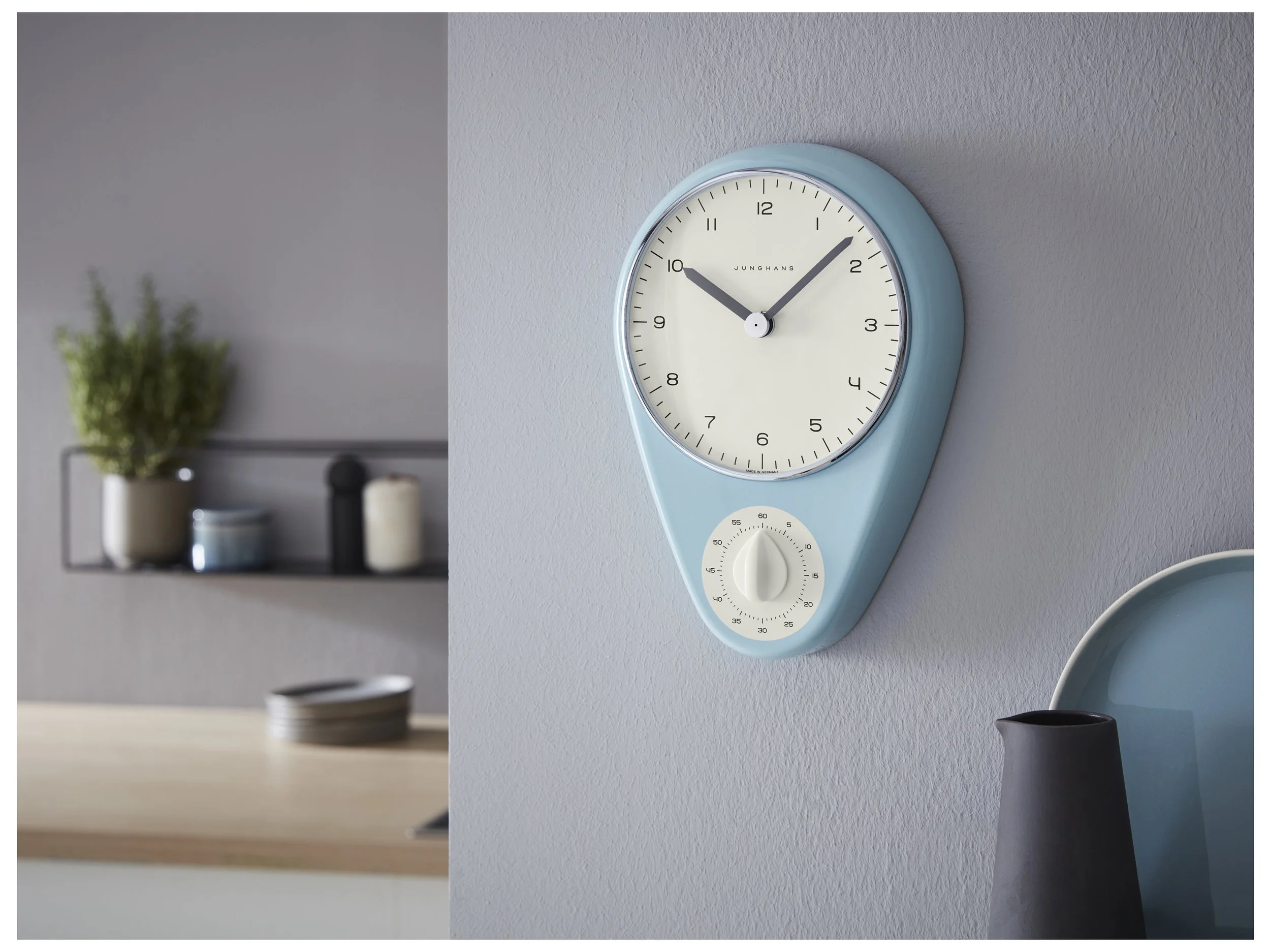 max_bill_Kuechenuhr_362_1100_00_Mood_RGB.jpg