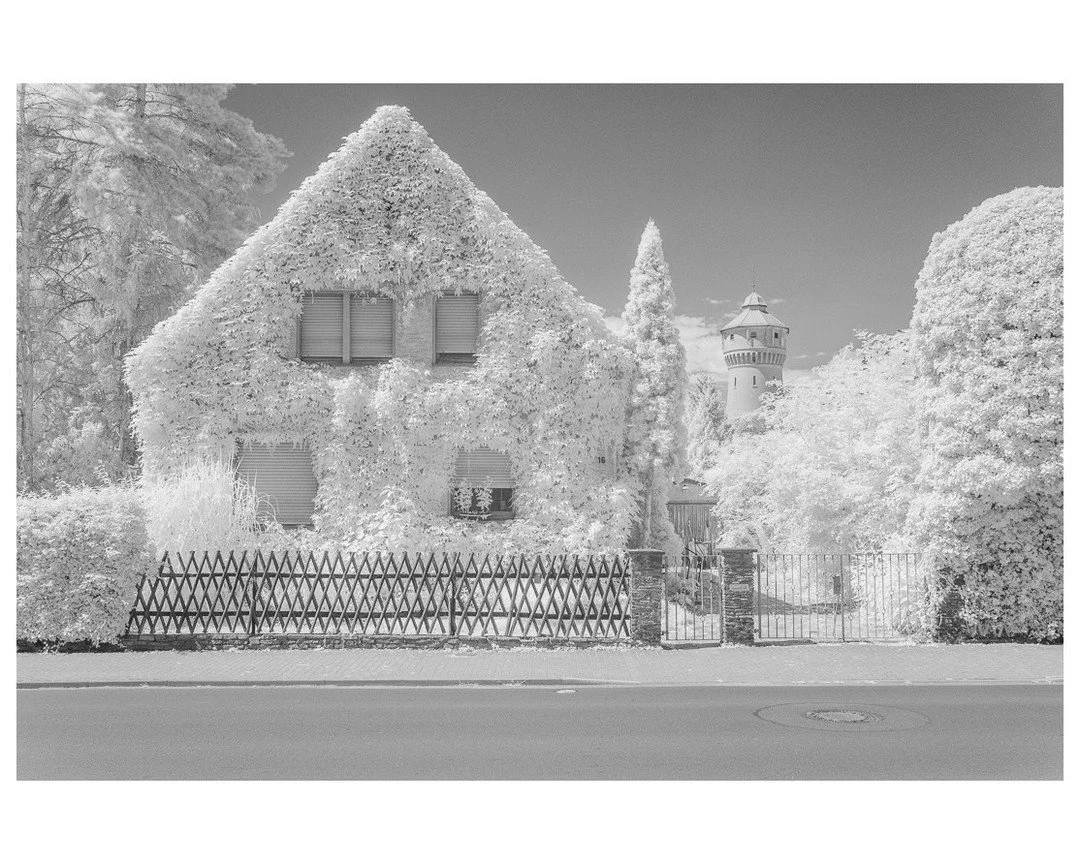 Pegau, 2024

Finally, i mentioned to do my first trip for my ongoing project &quot;The space we live in&quot;. Pegau, somewhere just outside of Leipzig. 

#monochromatic #grey #tones #pegau #urbanspace #mono