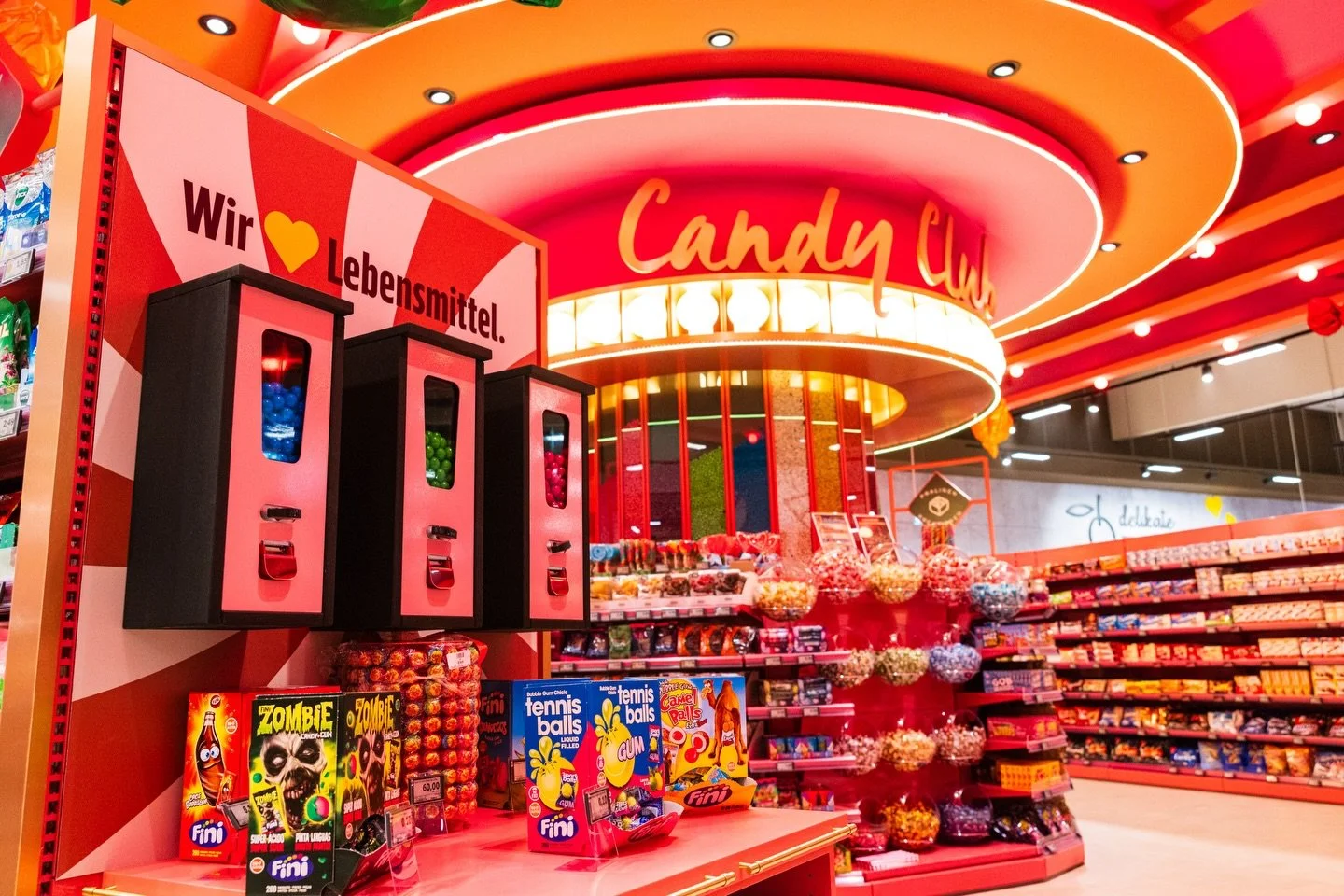 Unbeschreiblich.
Was hier passiert ist, kann man kaum in Worte fassen.
So viele Menschen. So viel Lachen. So viel Emotion.

Ab 17 Uhr war klar: Das ist mehr als nur eine Neuer&ouml;ffnung
Das war ein Moment. Ein G&auml;nsehaut-Tag. Ein Neuanfang.

Al