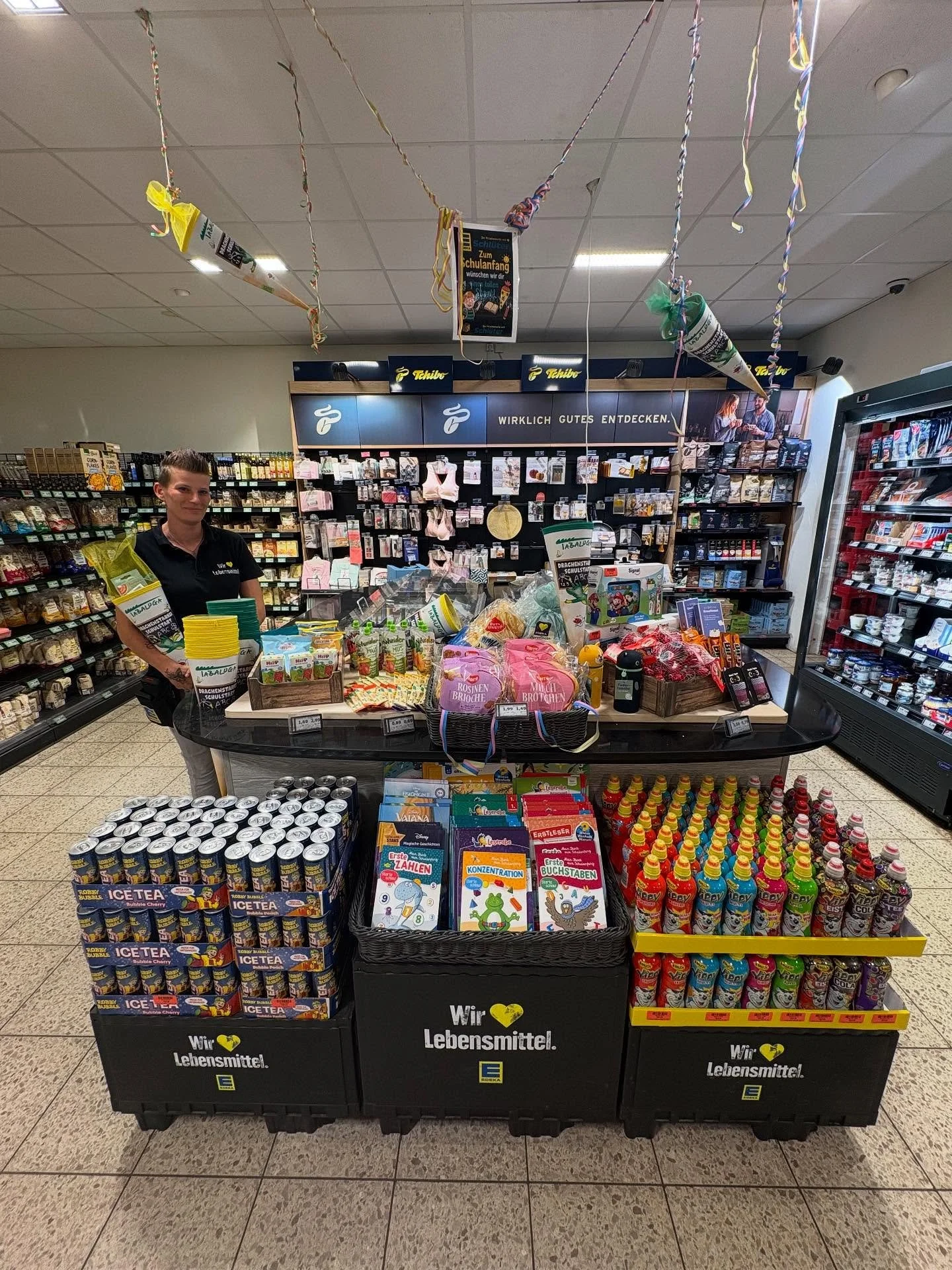 🎒✏️ Back to School bei EDEKA Schl&uuml;ter
Egal ob Fr&uuml;hst&uuml;ck, Pausen-Snack oder Mal- und Schreib- oder R&auml;tselspa&szlig; &ndash; hier findet ihr alles, was den Schulalltag ein St&uuml;ckchen leichter (und leckerer) macht.

#BackToSchoo