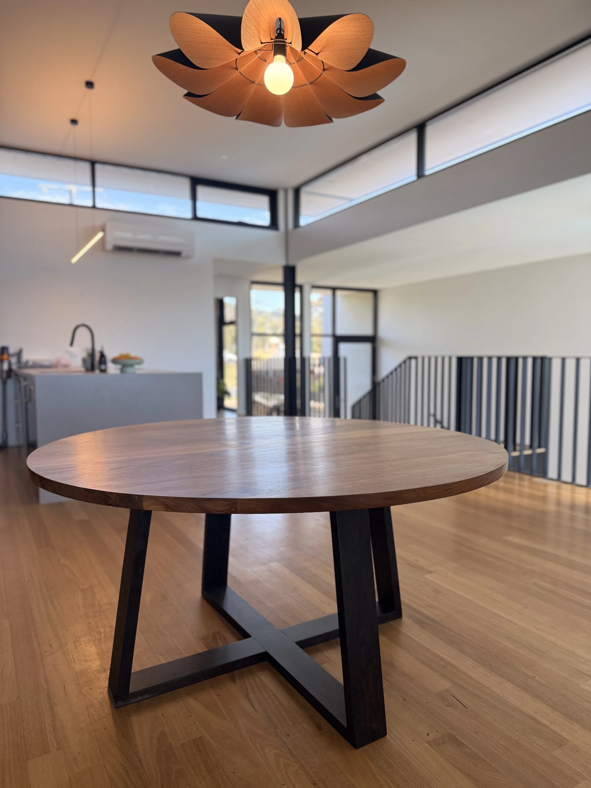 GW Round Dining 03.jpg